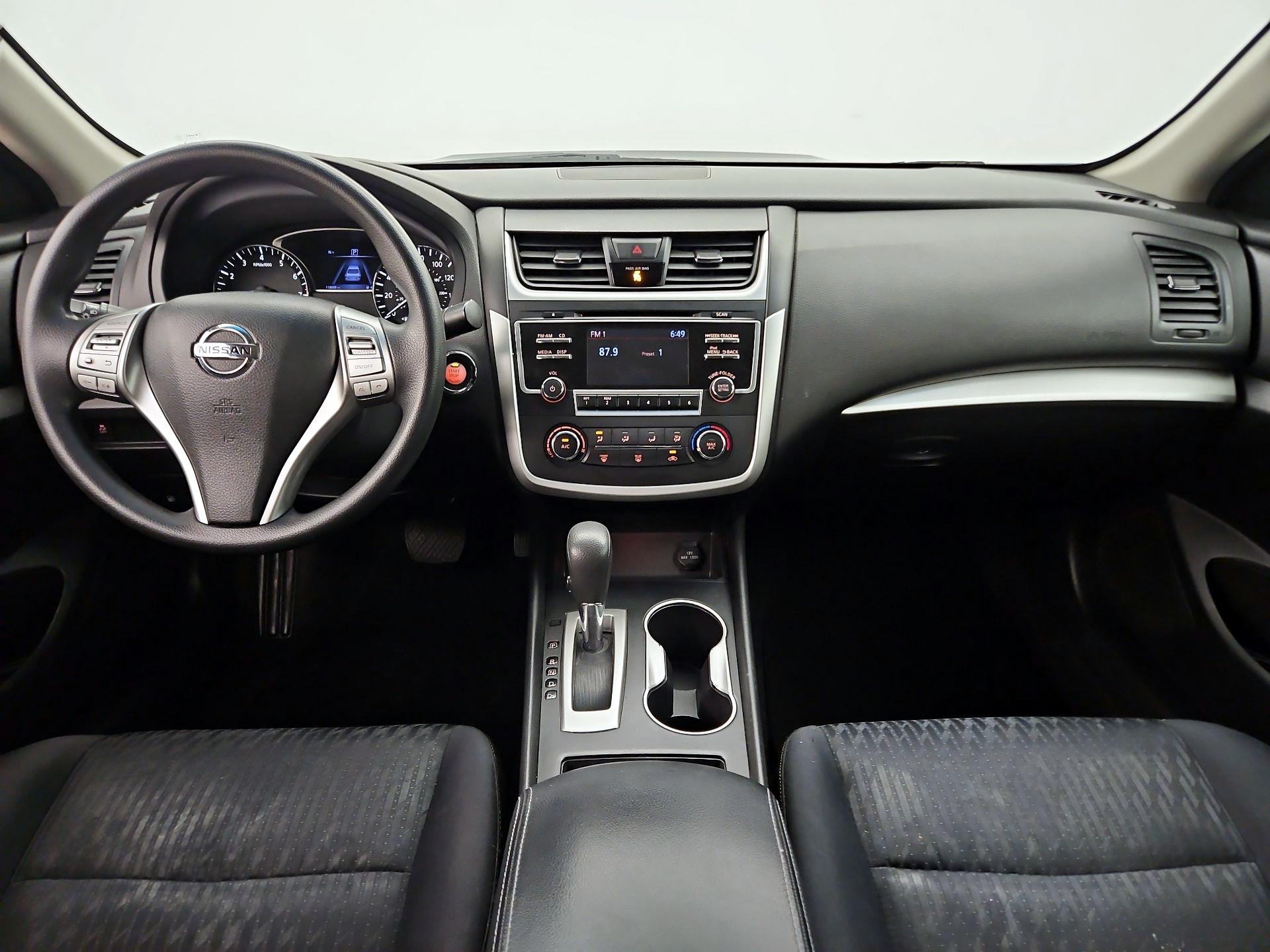 Thumbnail: 2017 Nissan Altima - 9