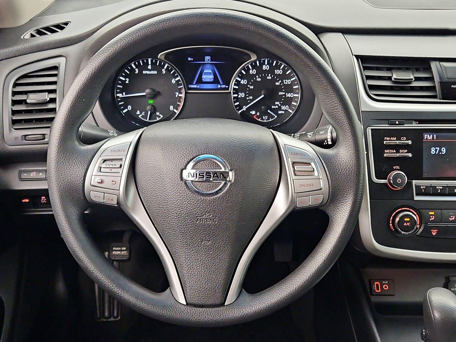 Thumbnail: 2017 Nissan Altima - 10