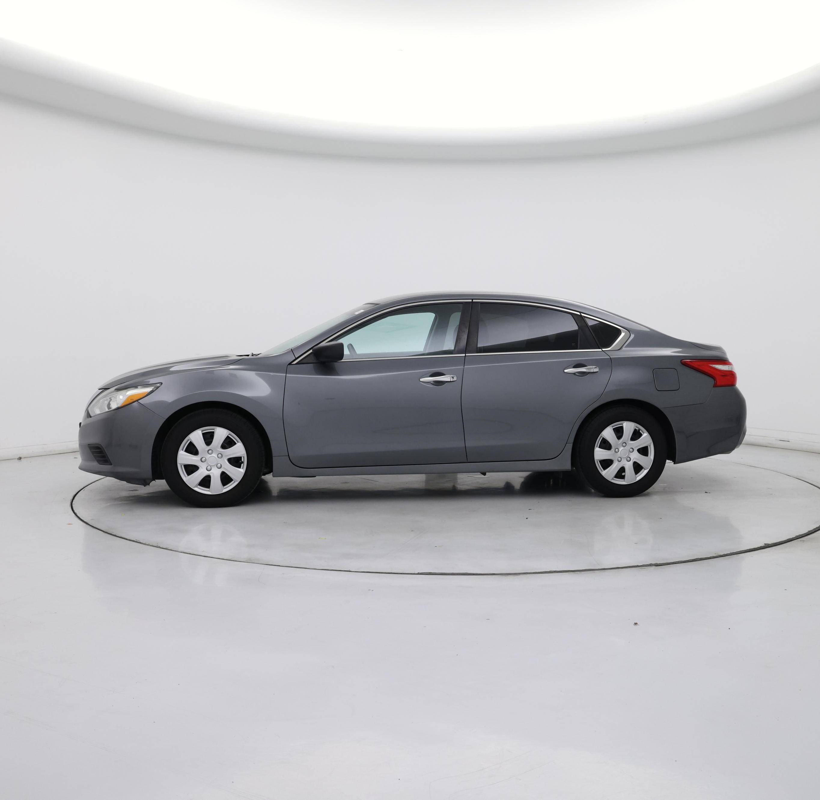 Thumbnail: 2017 Nissan Altima - 3