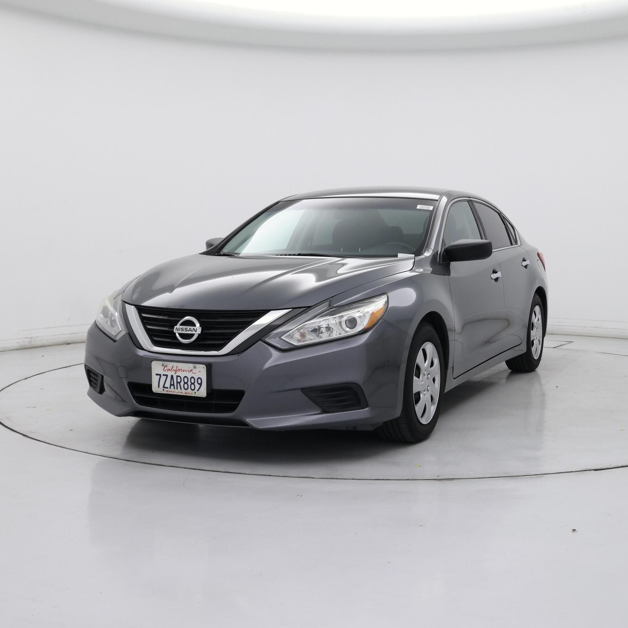 Thumbnail: 2017 Nissan Altima - 4