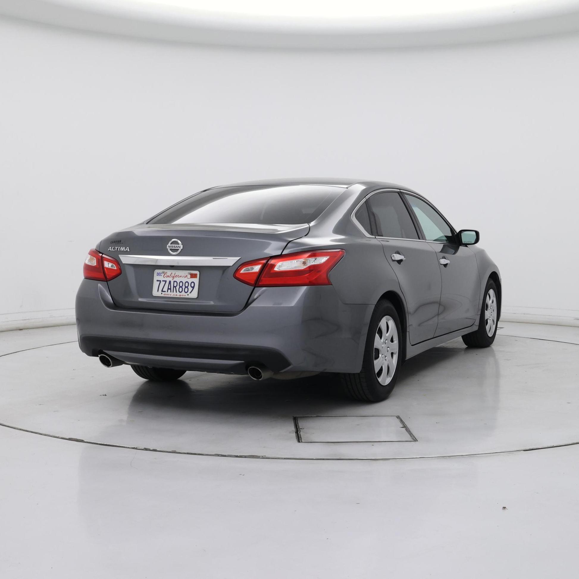 Thumbnail: 2017 Nissan Altima - 8