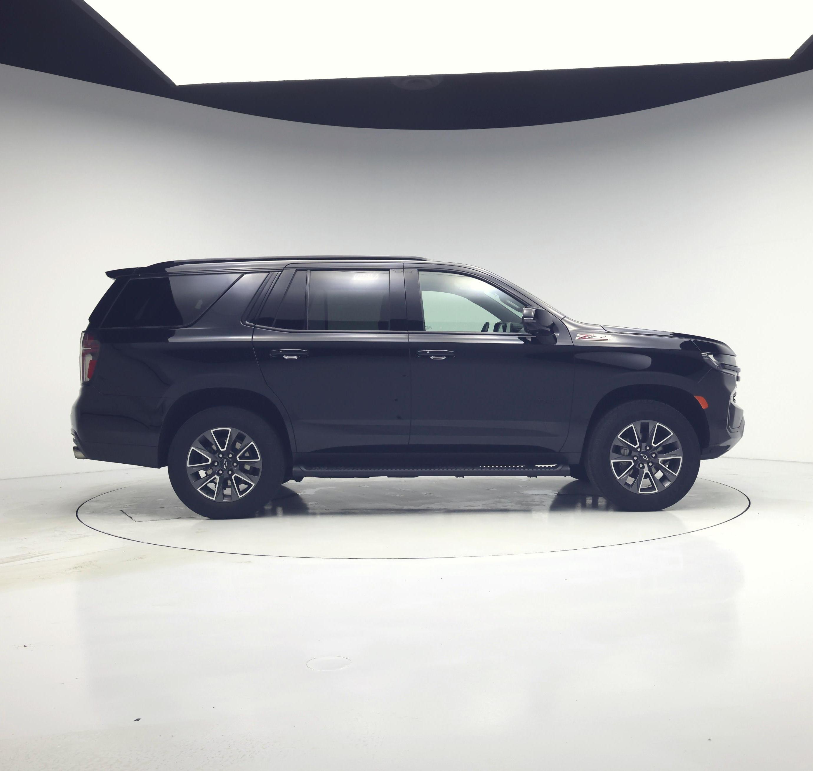 Thumbnail: 2023 Chevrolet Tahoe - 3
