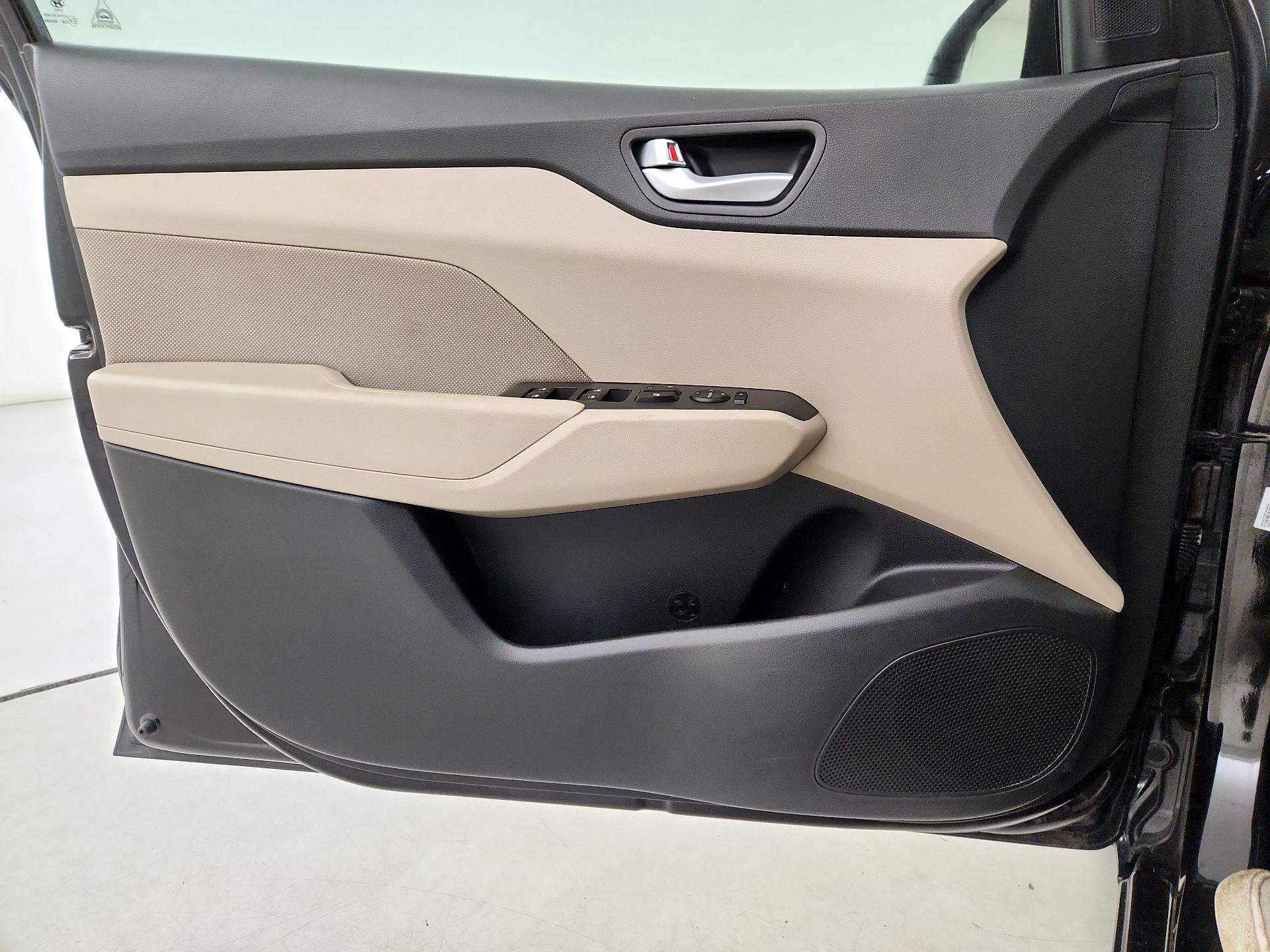 Thumbnail: 2018 Hyundai Accent - 12