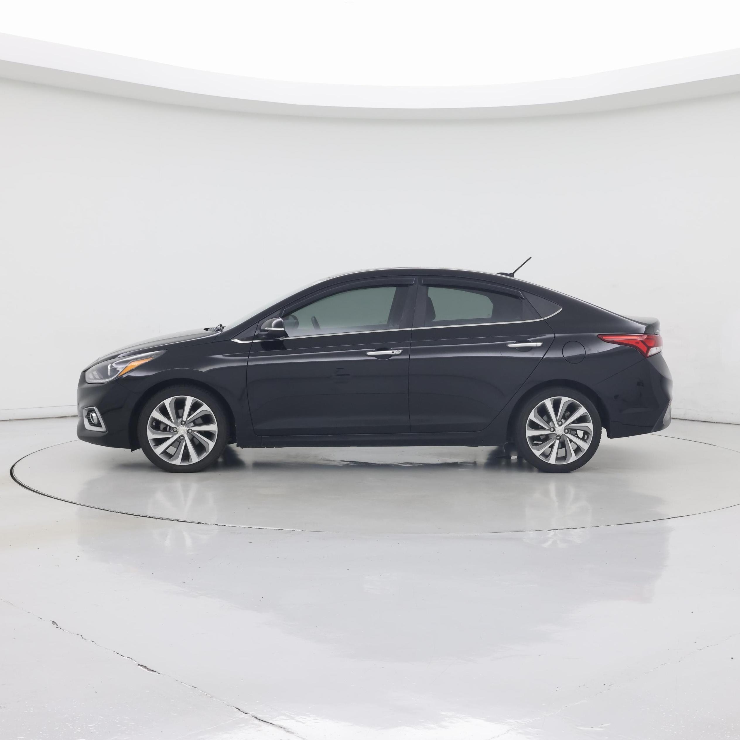 Thumbnail: 2018 Hyundai Accent - 3