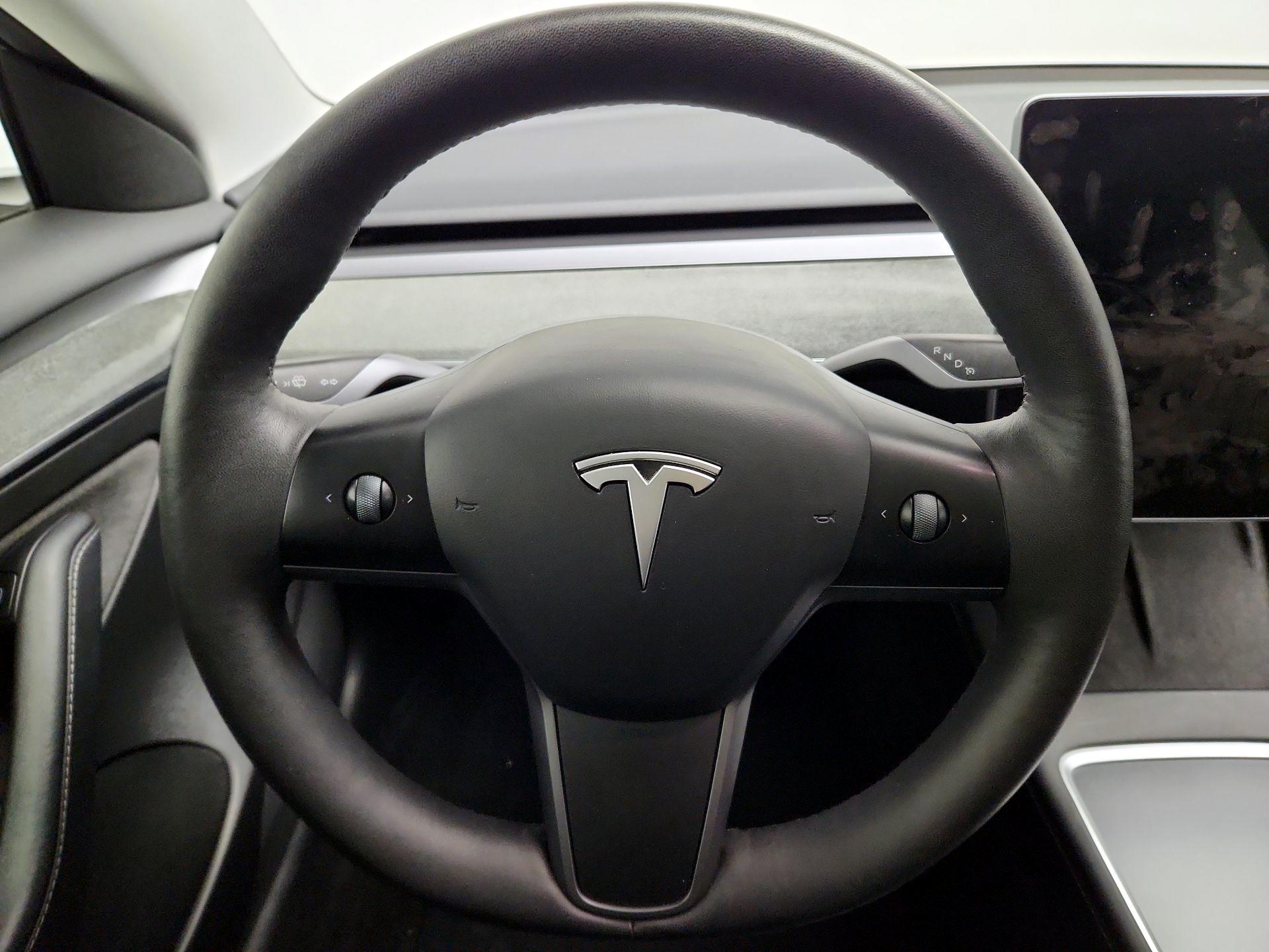 Thumbnail: 2023 Tesla Model 3 - 10