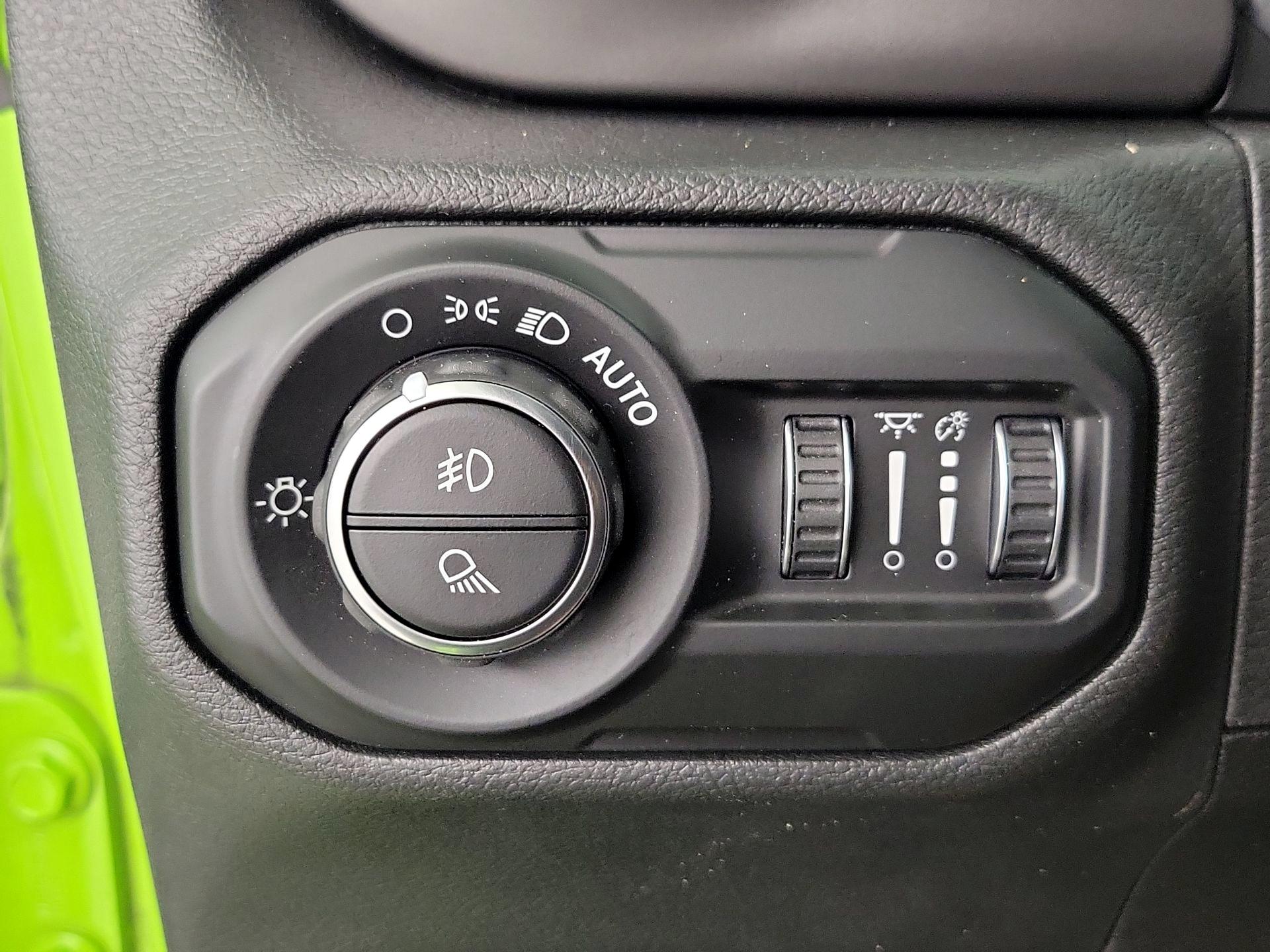 Thumbnail: 2021 Jeep Gladiator - 13