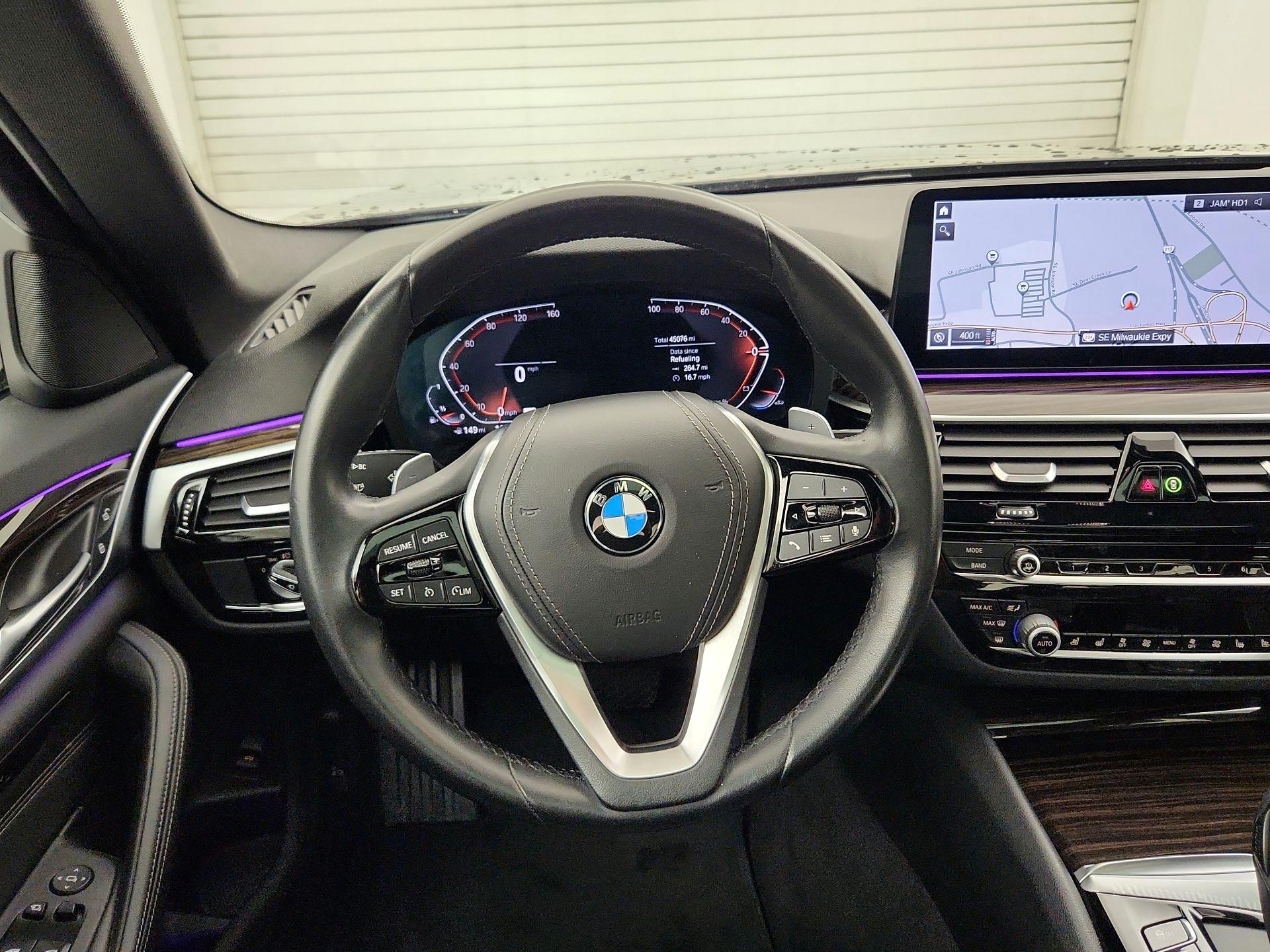 Thumbnail: 2021 BMW 5 Series - 10