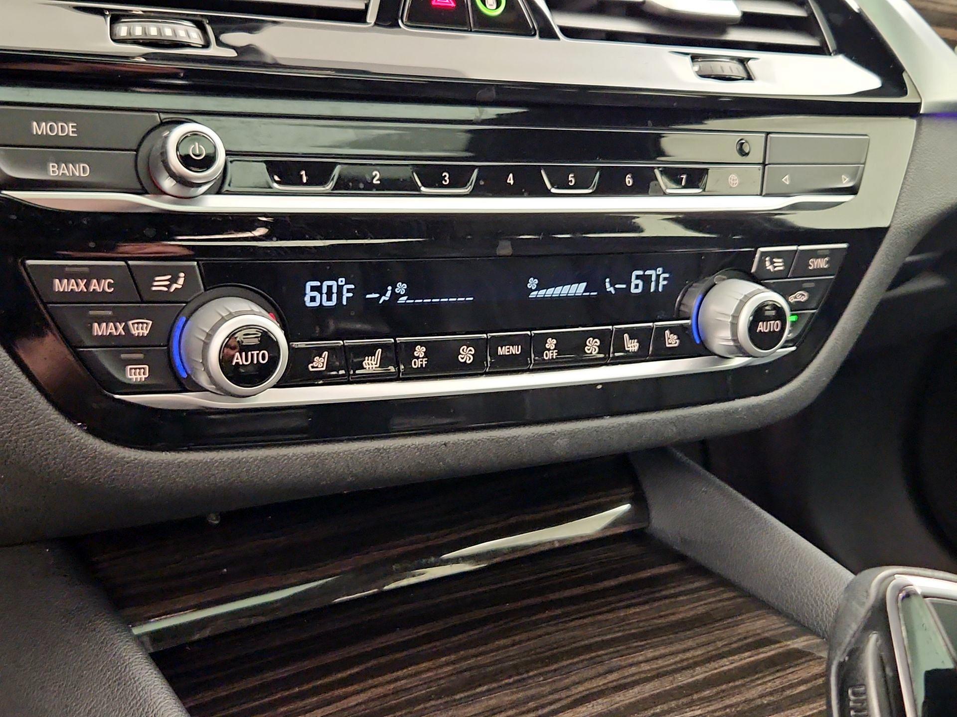 Thumbnail: 2021 BMW 5 Series - 17