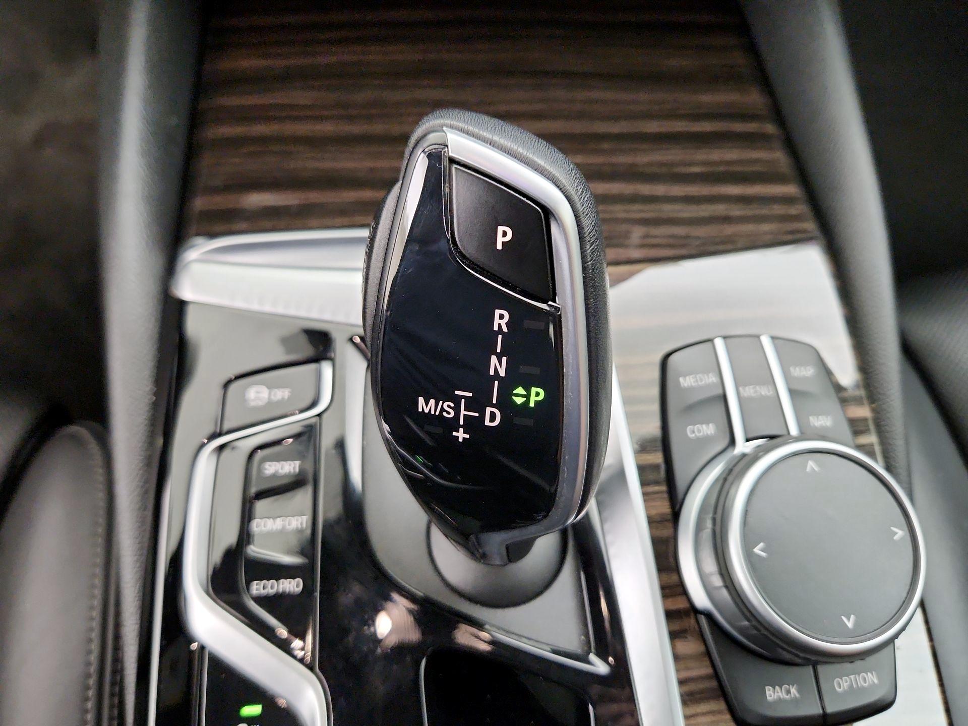 Thumbnail: 2021 BMW 5 Series - 18