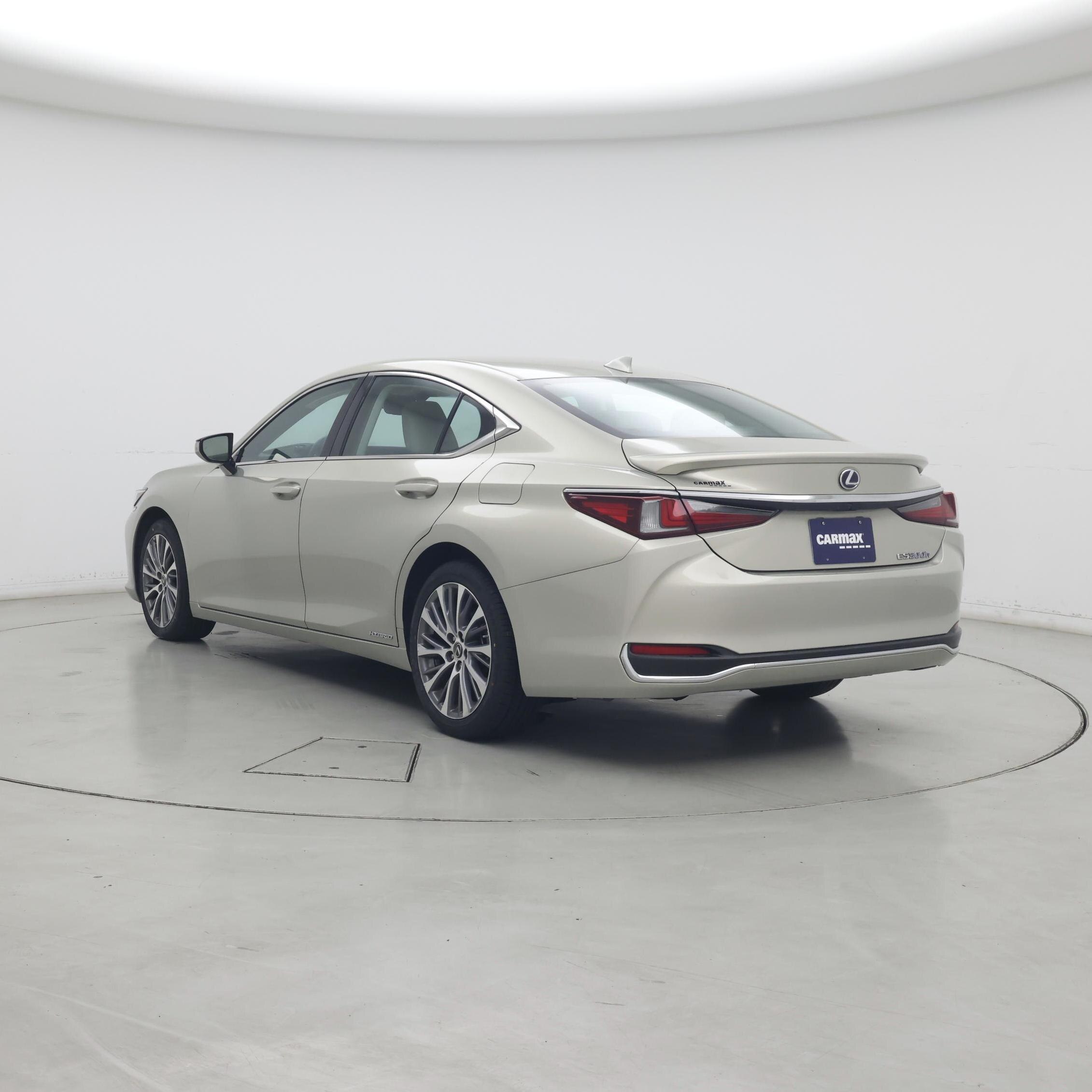 Thumbnail: 2021 Lexus ES - 2