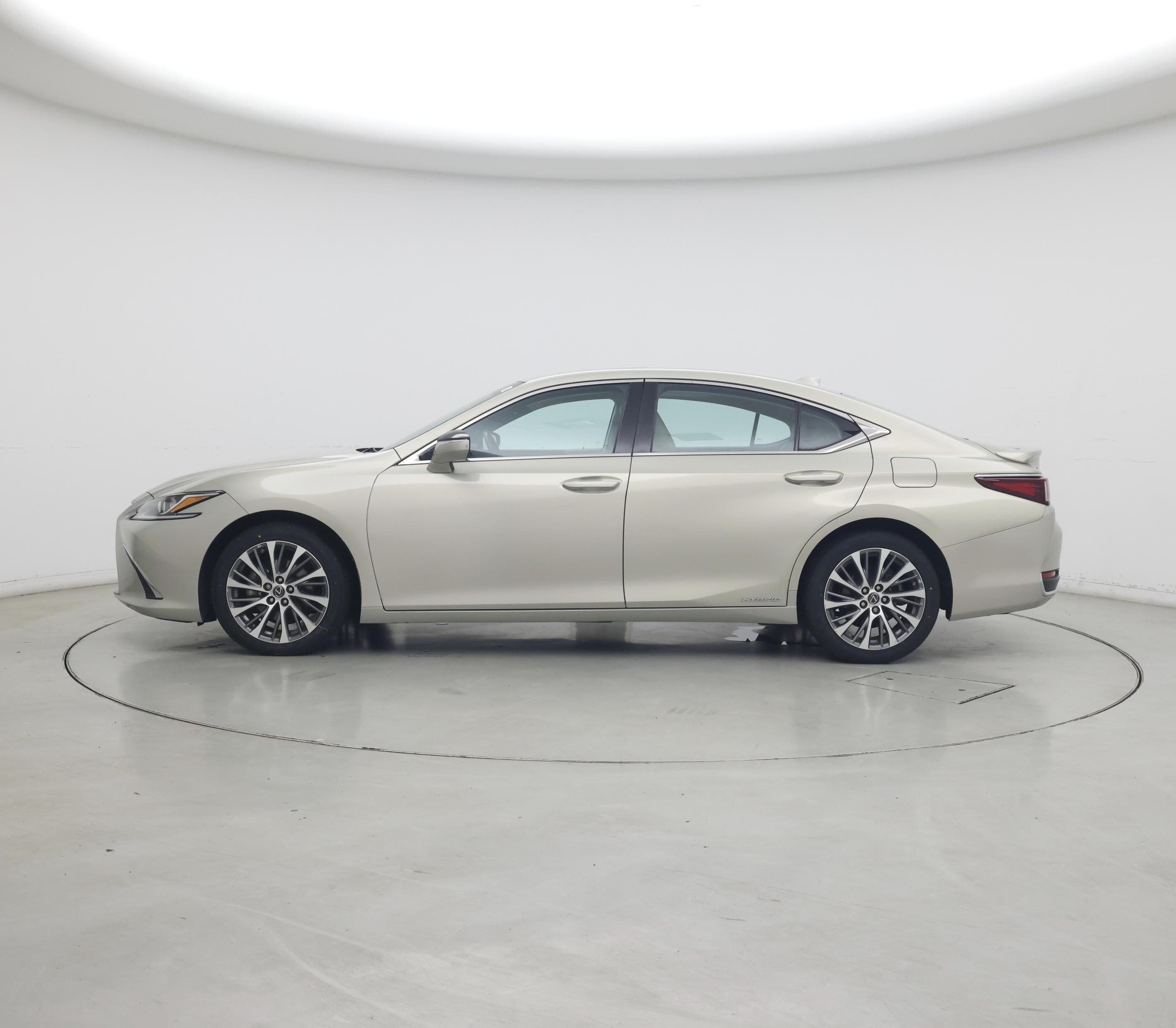 Thumbnail: 2021 Lexus ES - 3