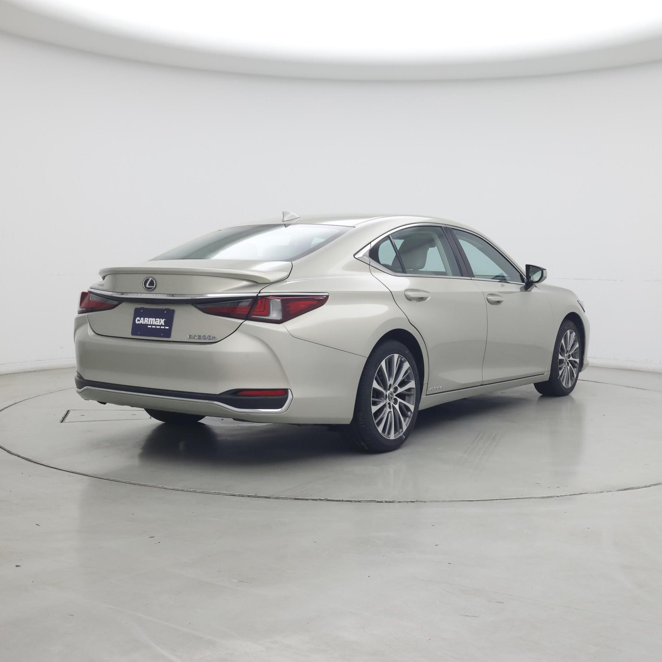Thumbnail: 2021 Lexus ES - 8