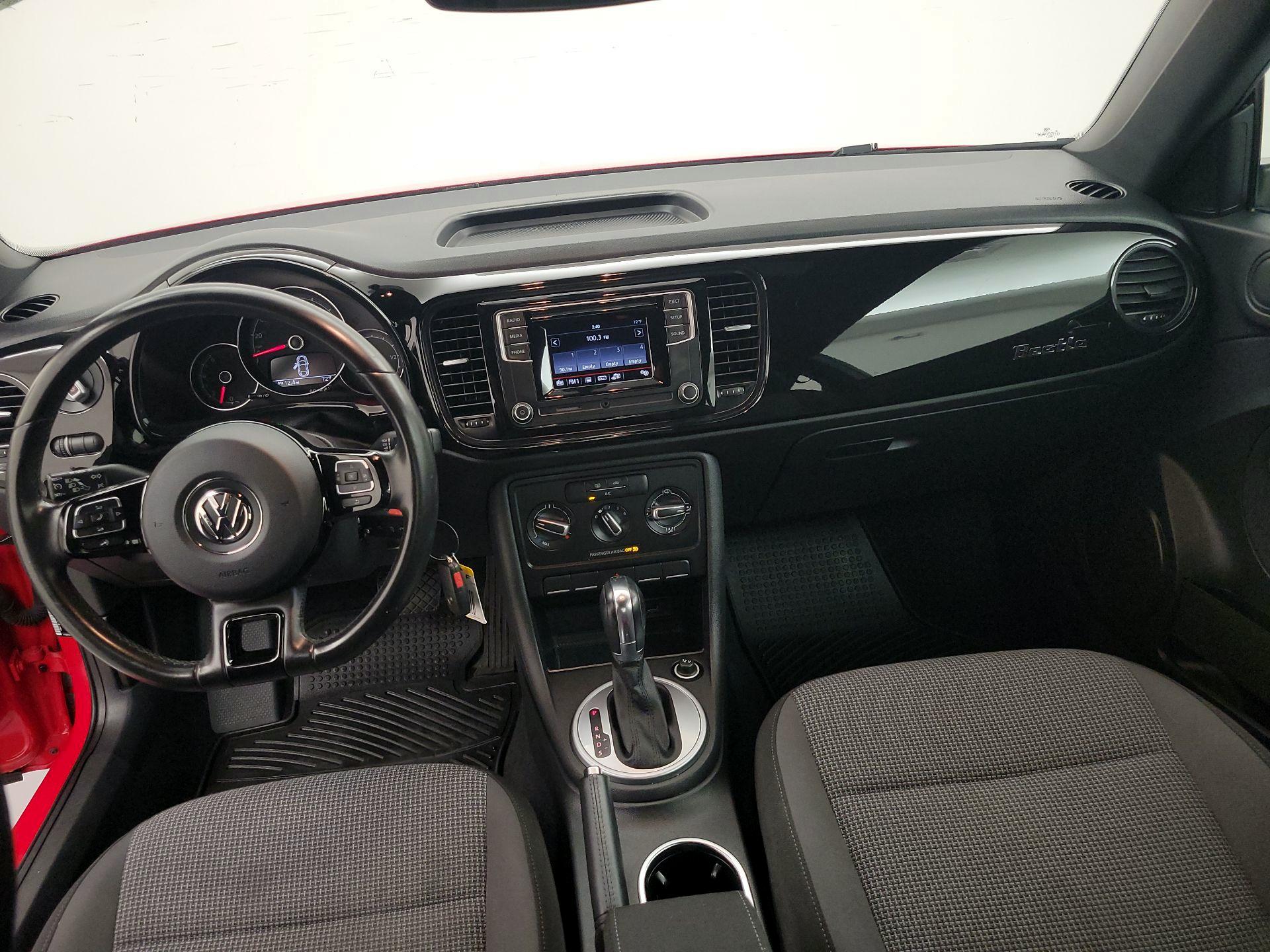 Thumbnail: 2017 Volkswagen Beetle - 9