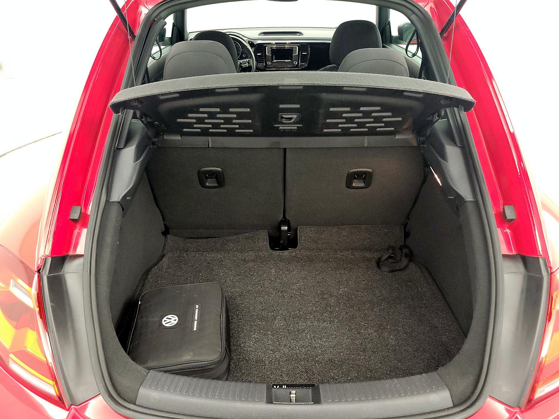 Thumbnail: 2017 Volkswagen Beetle - 19