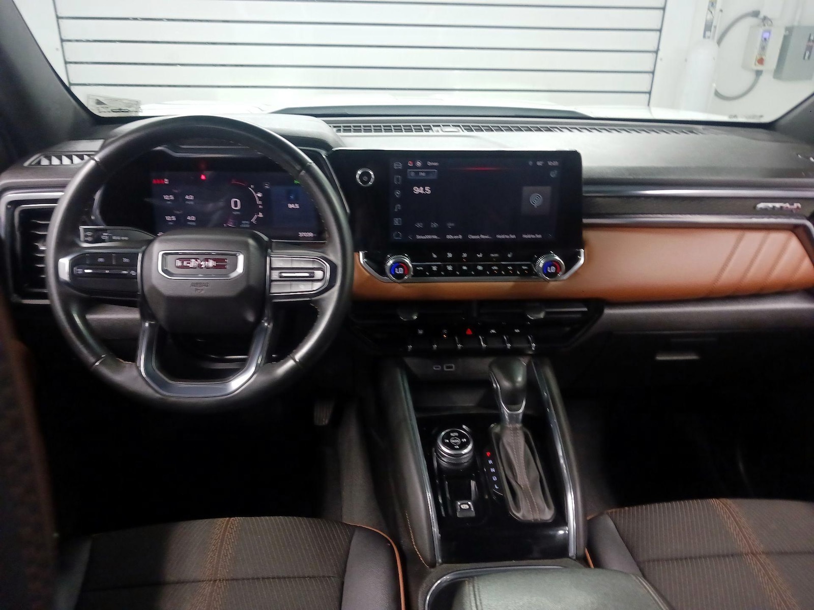 2024 GMC Canyon AT4 - Photo 10