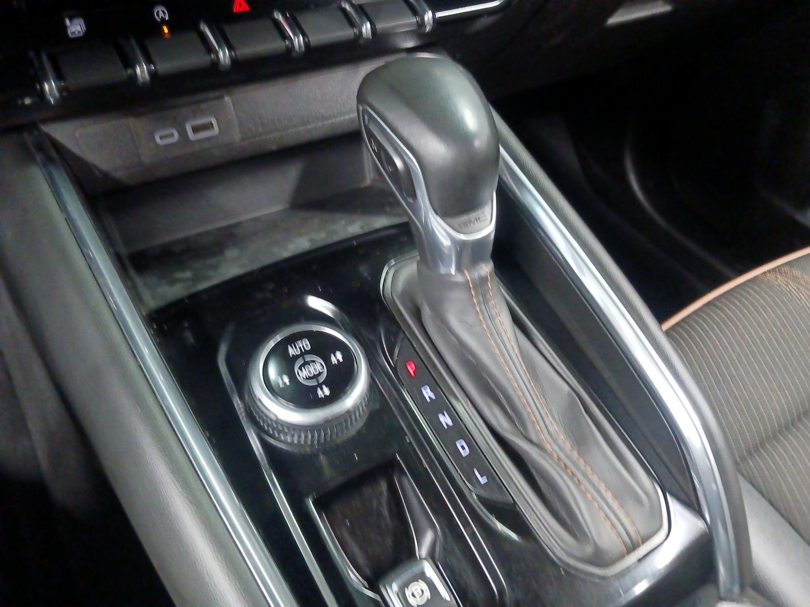 2024 GMC Canyon AT4 - Photo 16