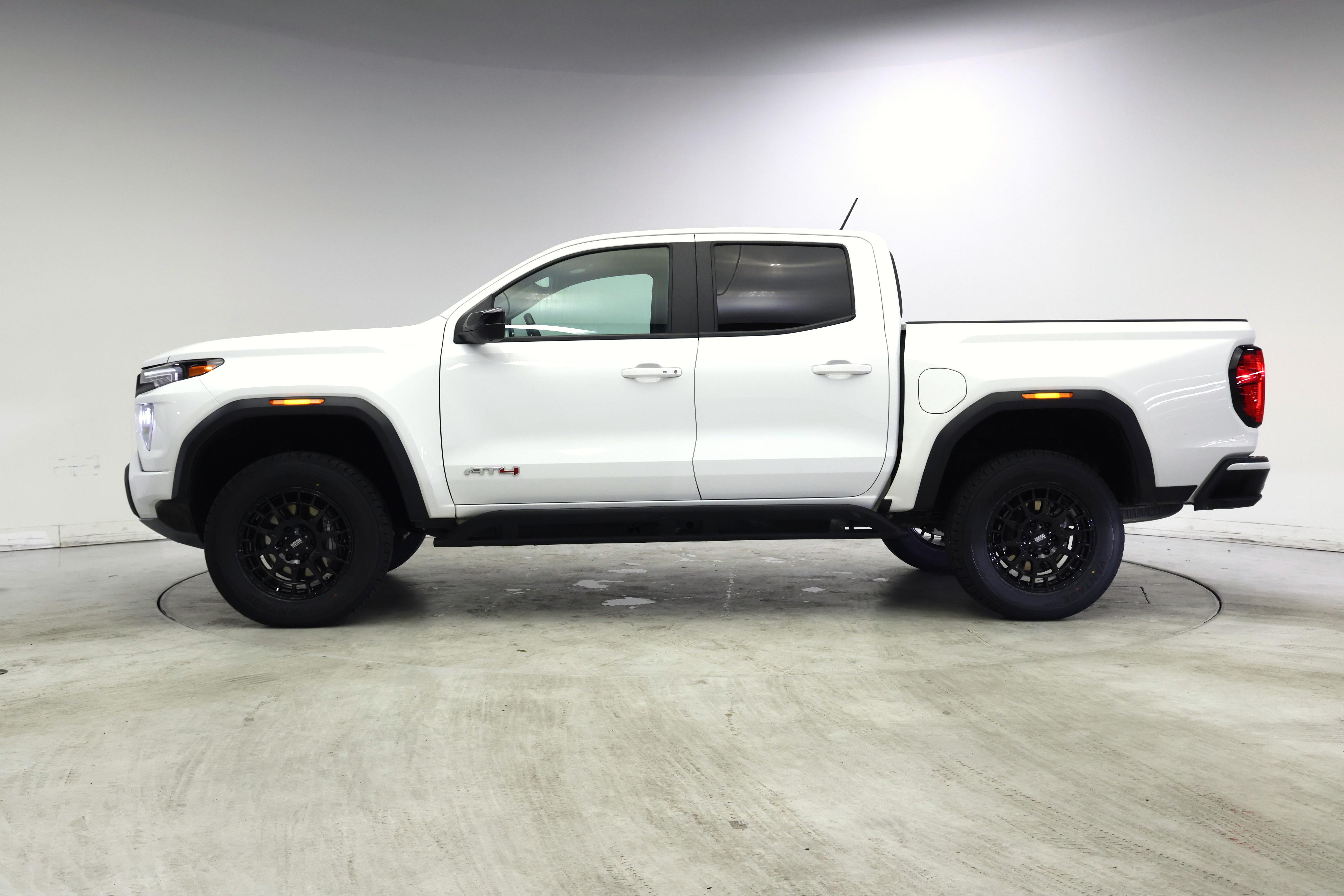 Thumbnail: 2024 GMC Canyon - 3