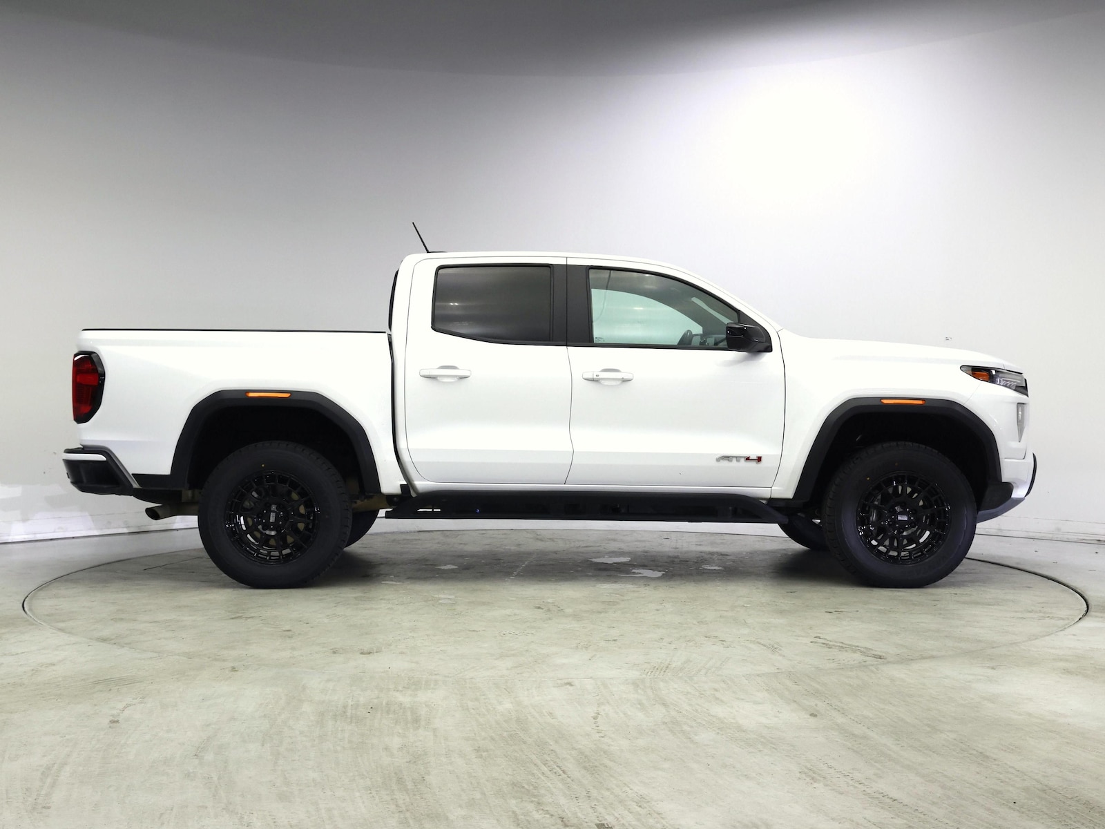 2024 GMC Canyon AT4 - Photo 8