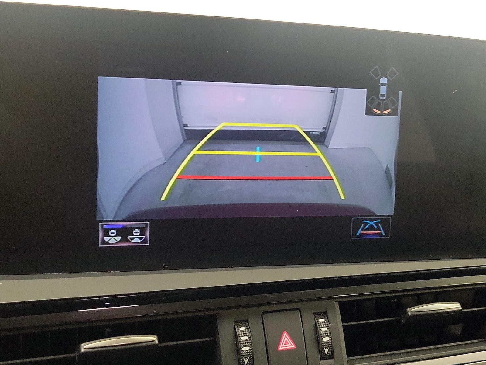 2022 Lexus ES 350 - Photo 16