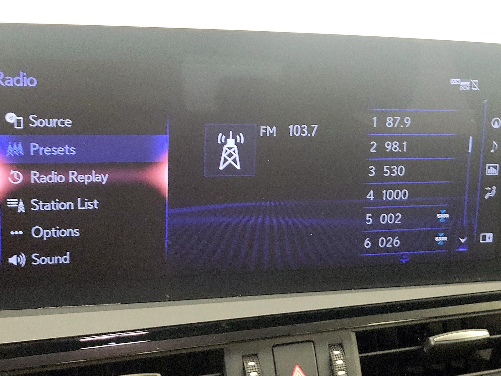 2022 Lexus ES 350 - Photo 17