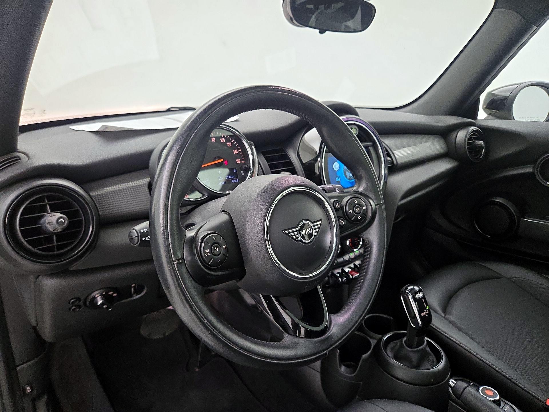 Thumbnail: 2021 MINI Cooper Hardtop - 9