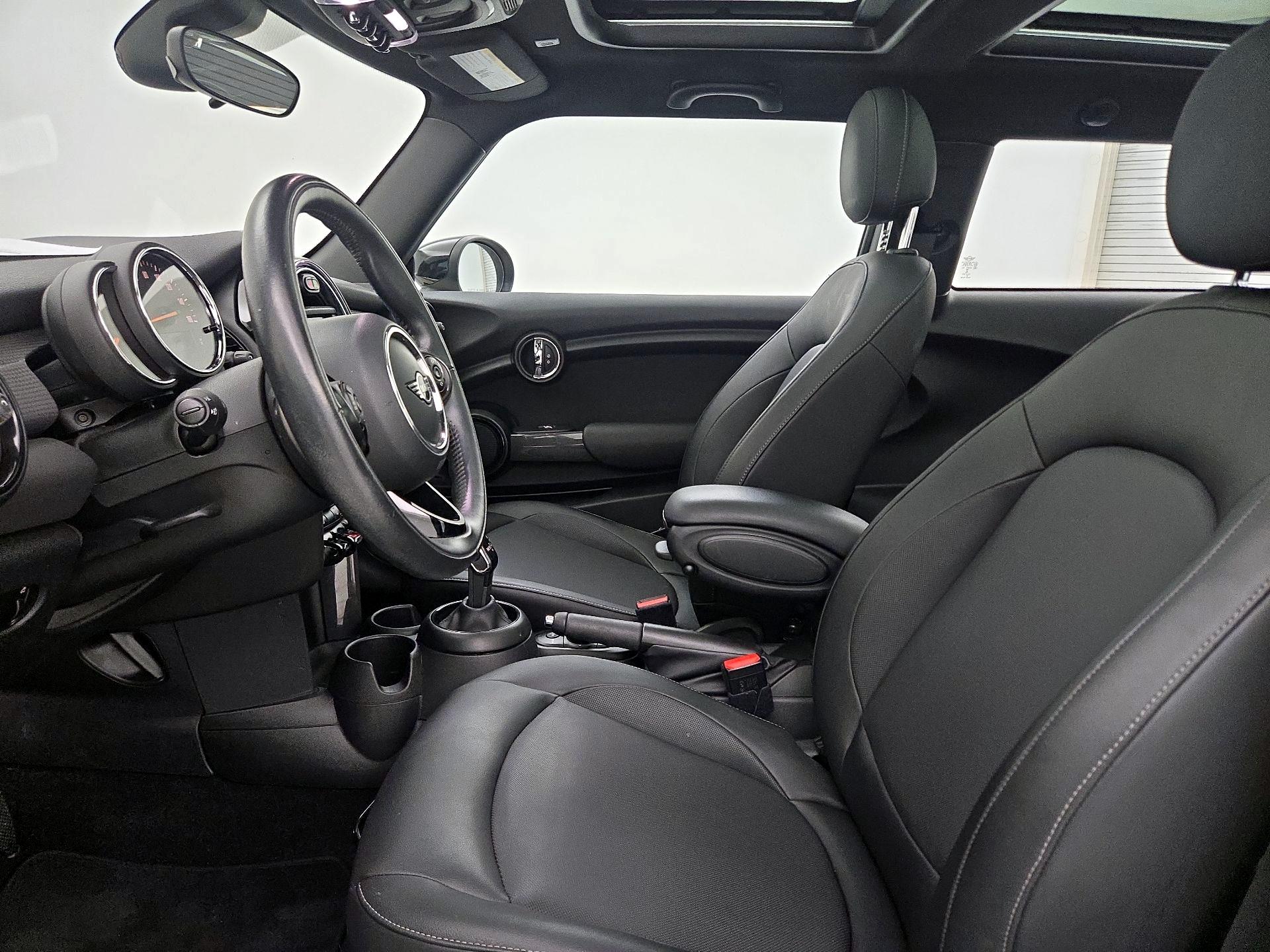 Thumbnail: 2021 MINI Cooper Hardtop - 11