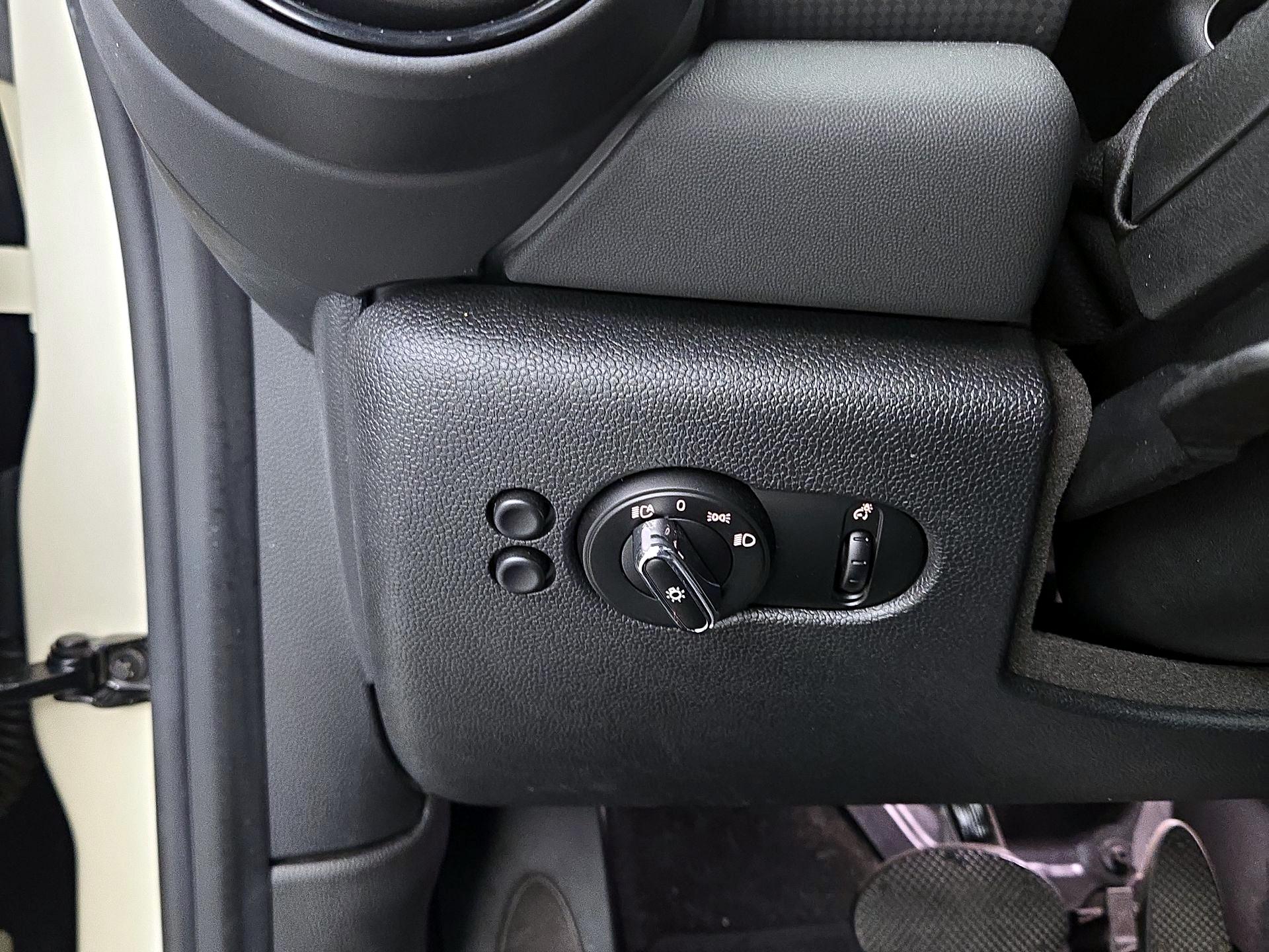 Thumbnail: 2021 MINI Cooper Hardtop - 13