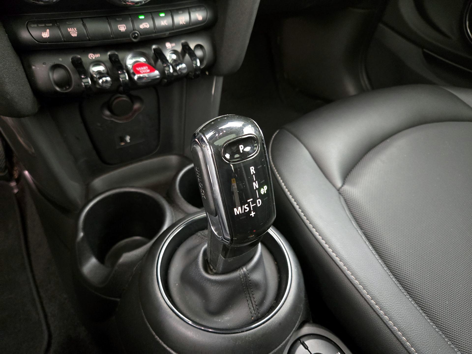 Thumbnail: 2021 MINI Cooper Hardtop - 17