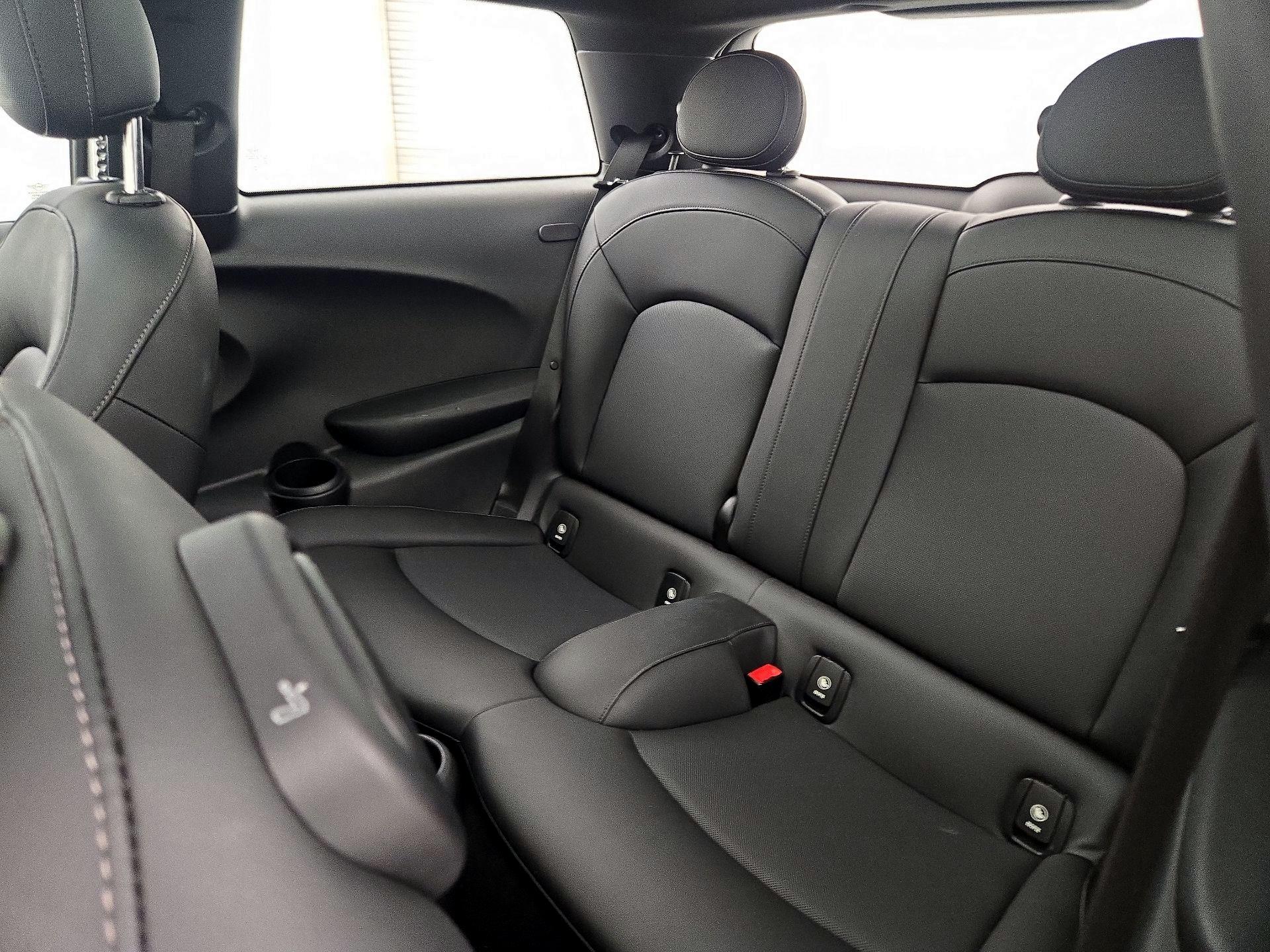 Thumbnail: 2021 MINI Cooper Hardtop - 20