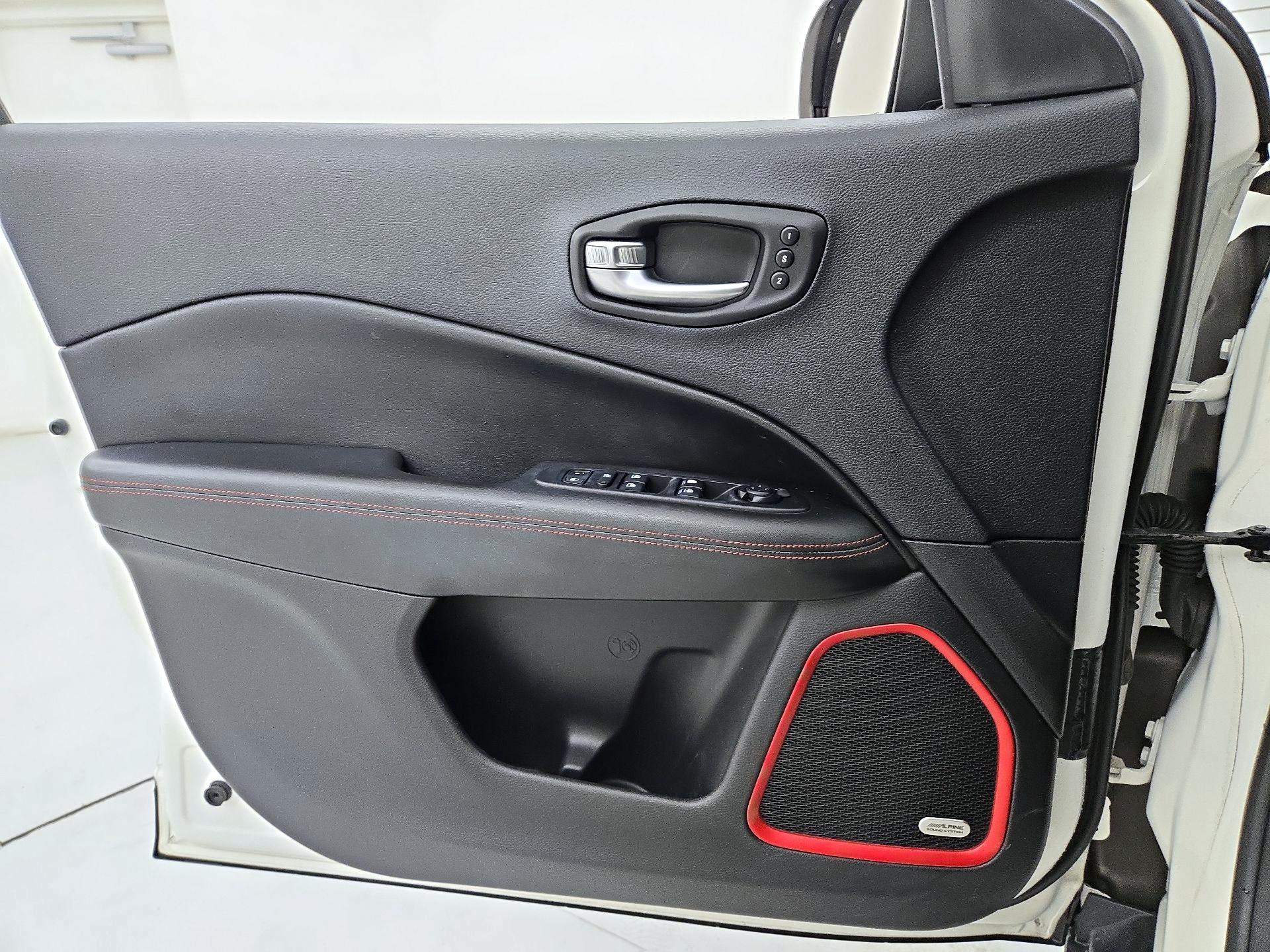 Thumbnail: 2021 Jeep Compass - 10