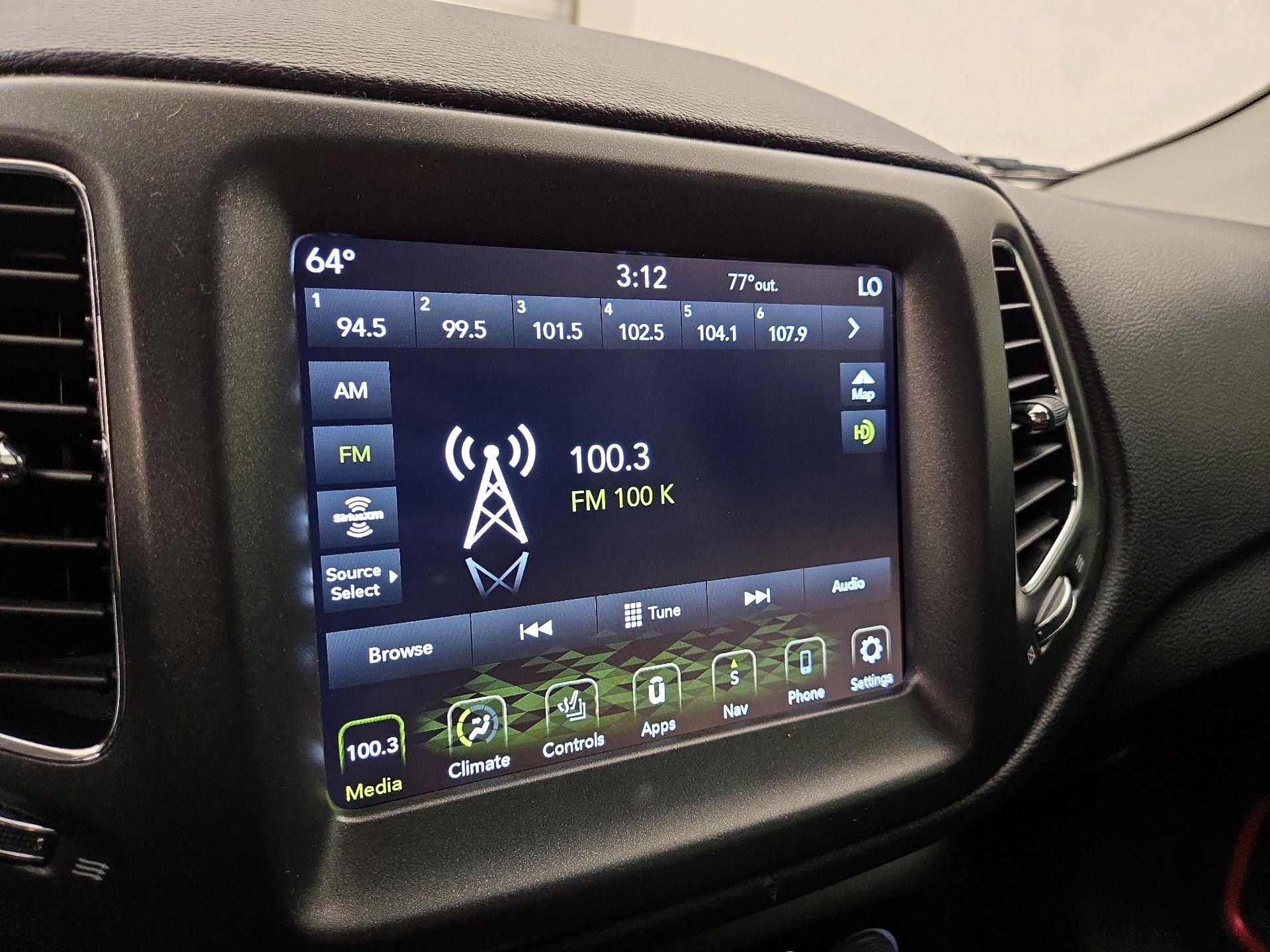 Thumbnail: 2021 Jeep Compass - 14