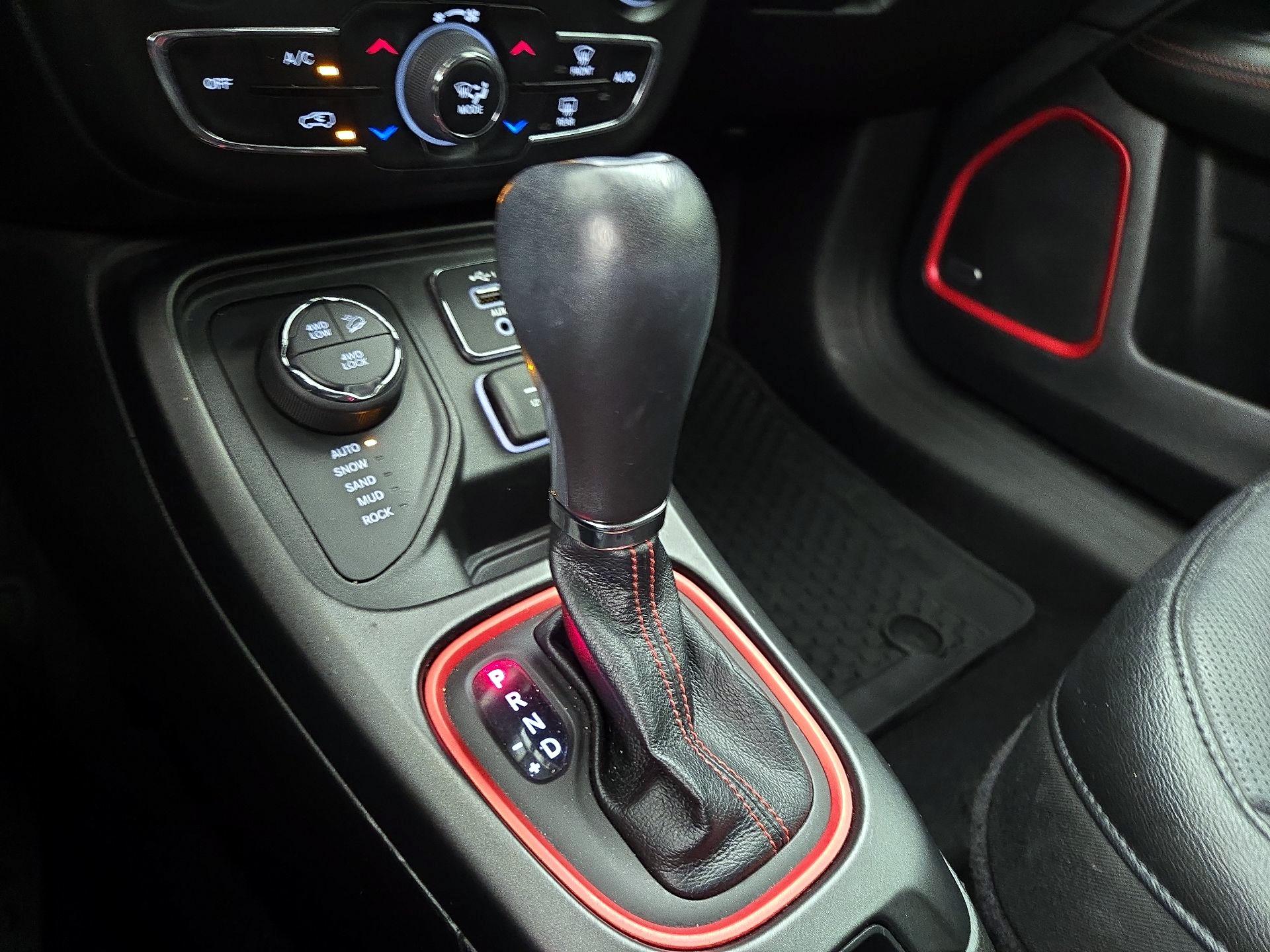 Thumbnail: 2021 Jeep Compass - 16