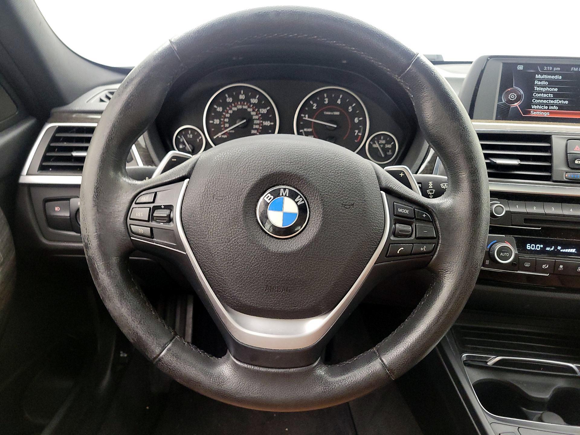 Thumbnail: 2016 BMW 3 Series - 10