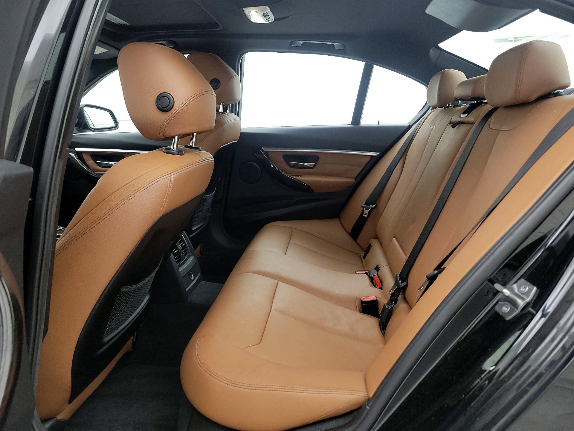 Thumbnail: 2016 BMW 3 Series - 18