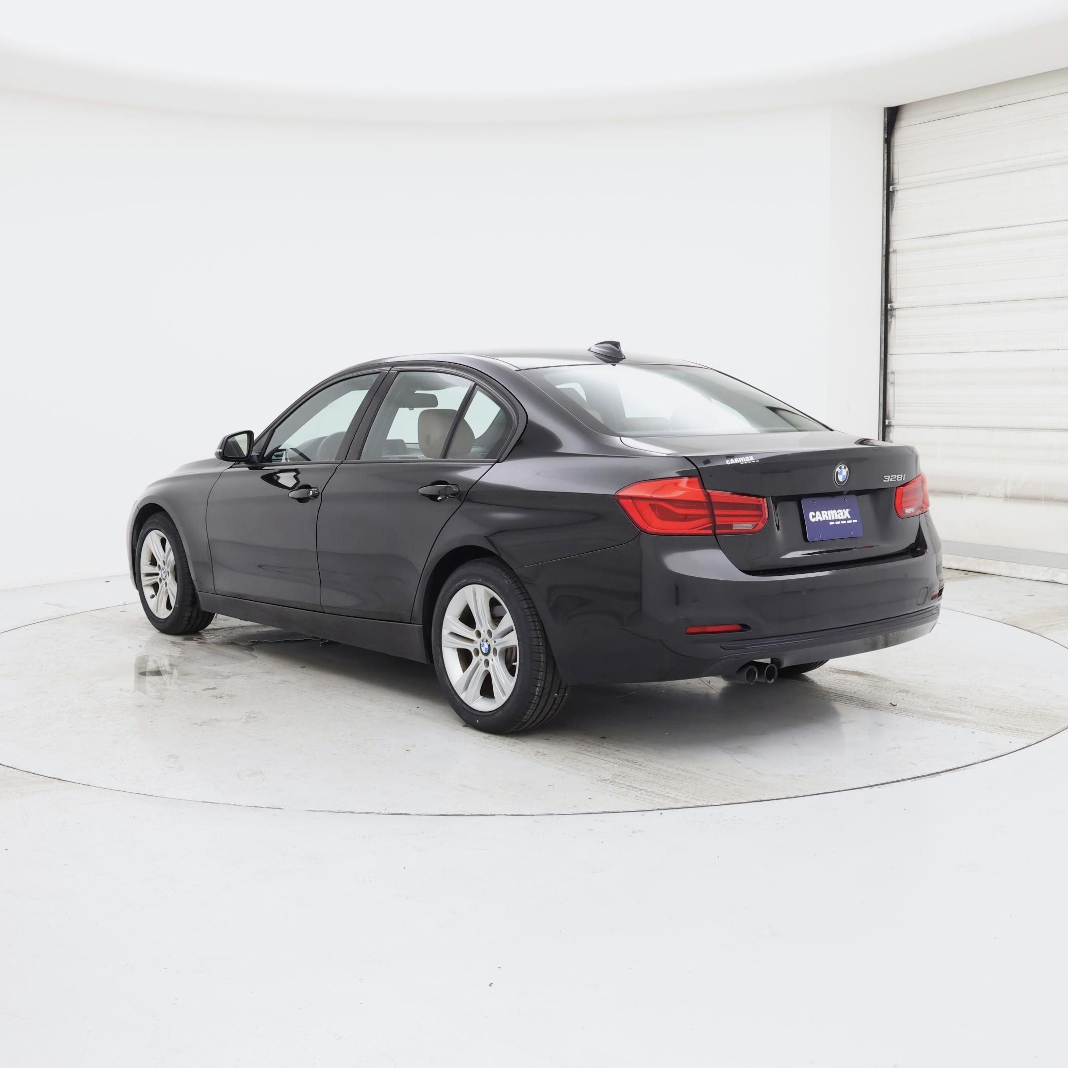 Thumbnail: 2016 BMW 3 Series - 2