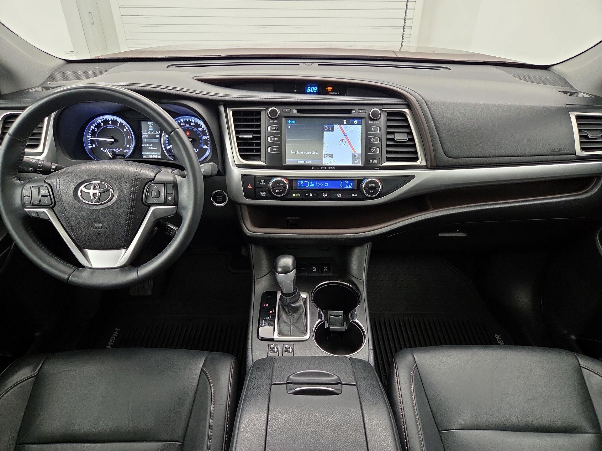 Thumbnail: 2016 Toyota Highlander - 9