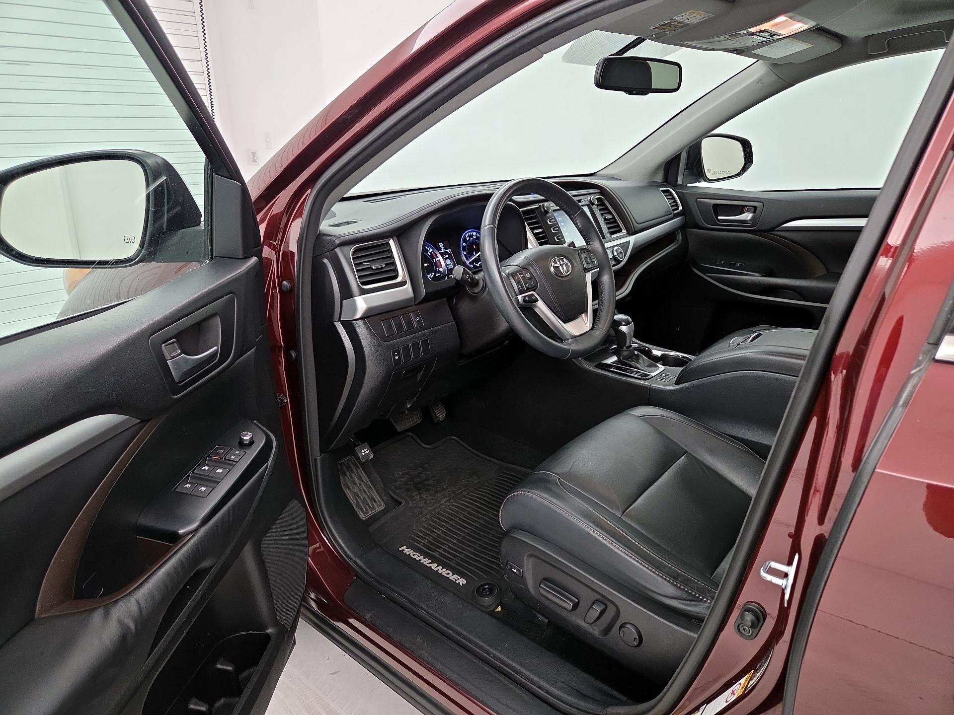 Thumbnail: 2016 Toyota Highlander - 11