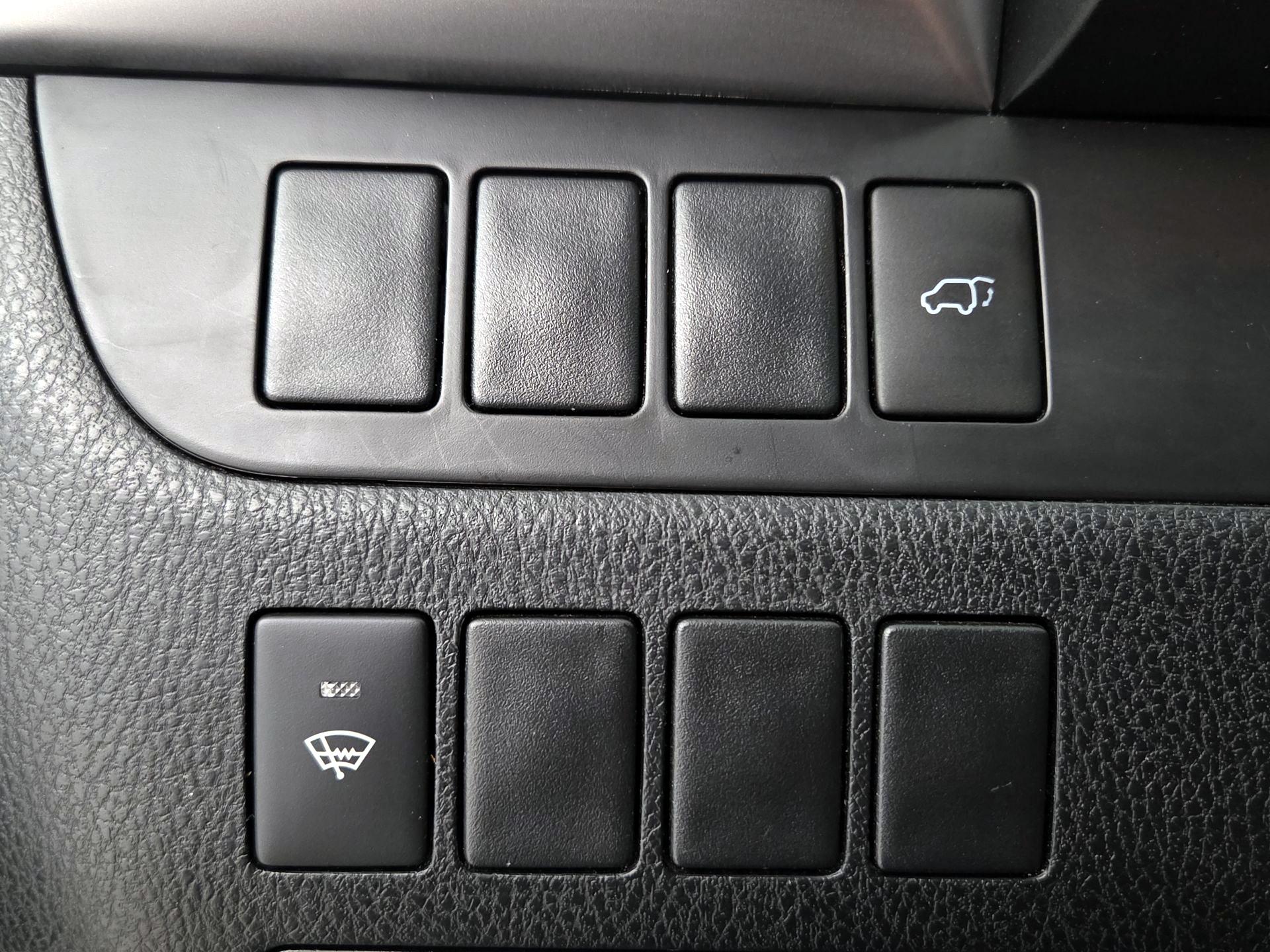 Thumbnail: 2016 Toyota Highlander - 13