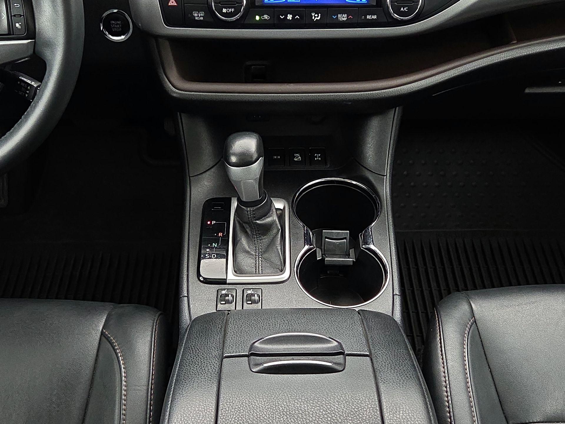Thumbnail: 2016 Toyota Highlander - 17