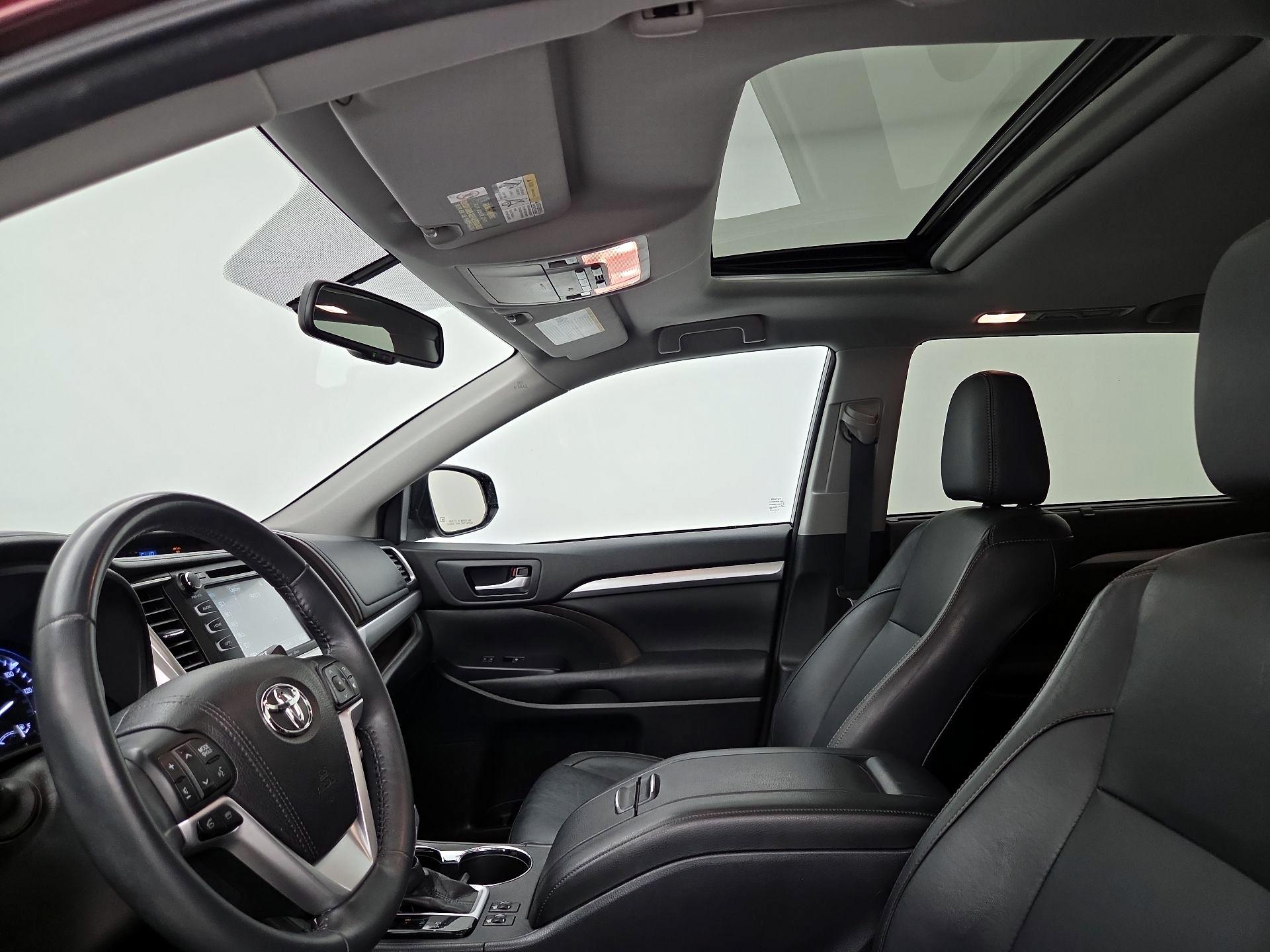 Thumbnail: 2016 Toyota Highlander - 19
