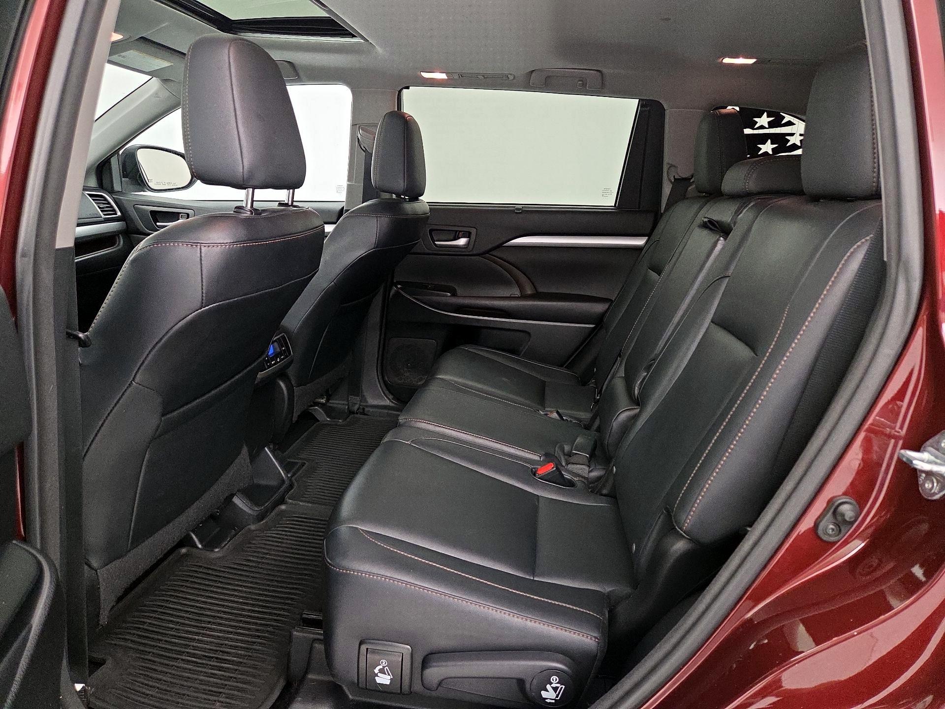 Thumbnail: 2016 Toyota Highlander - 20