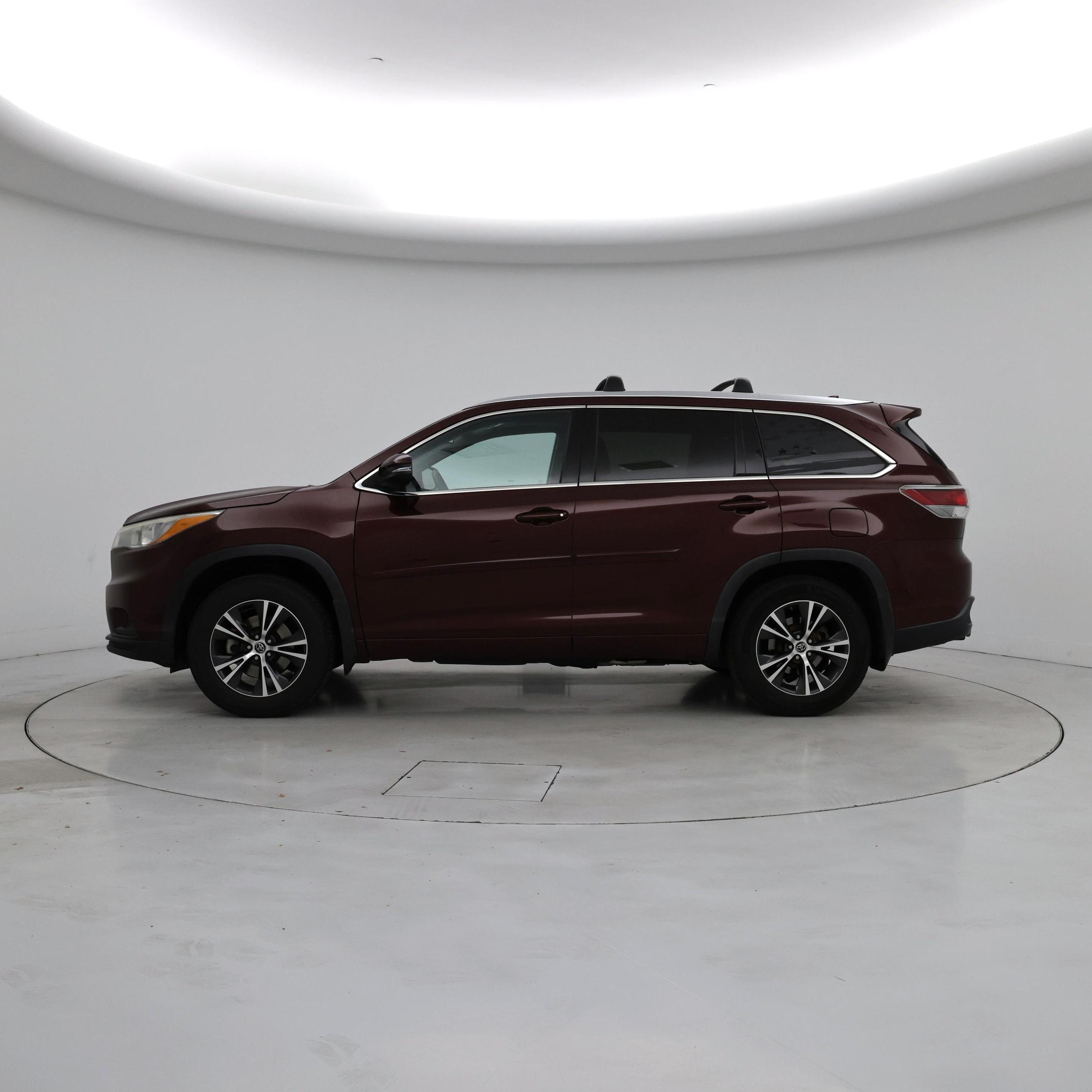 Thumbnail: 2016 Toyota Highlander - 3