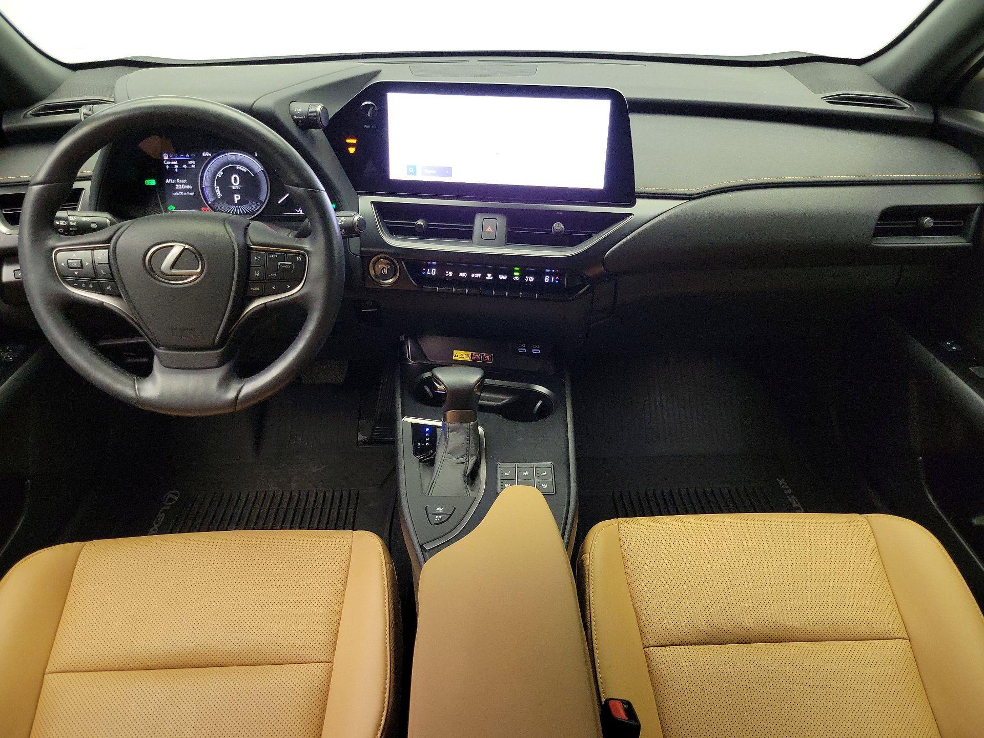 Thumbnail: 2023 Lexus UX - 9