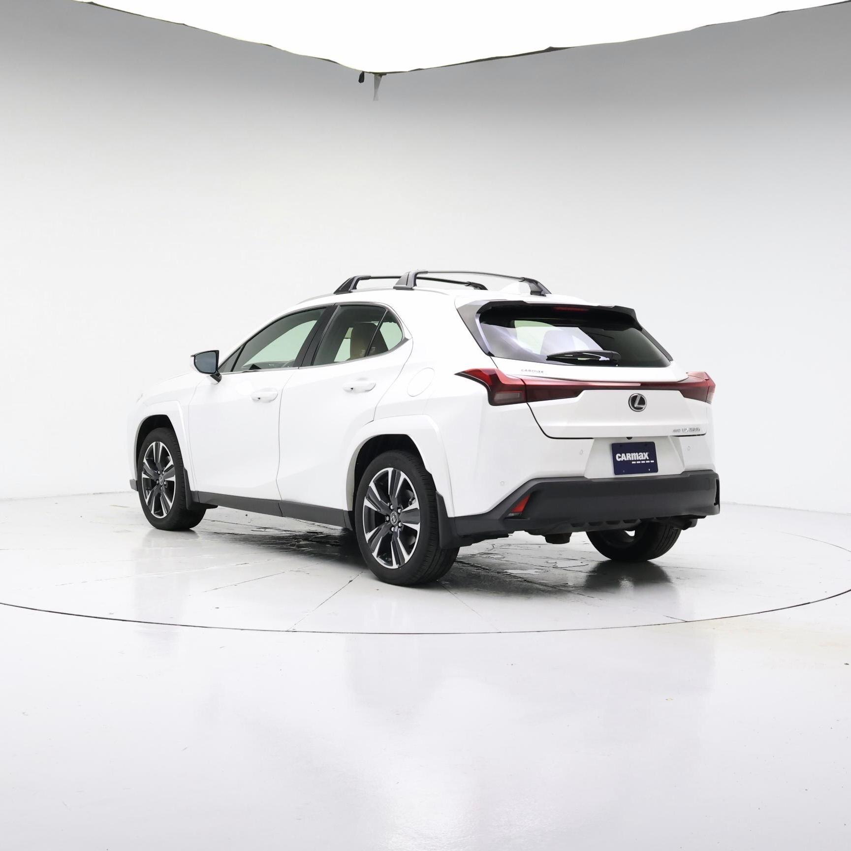 Thumbnail: 2023 Lexus UX - 2