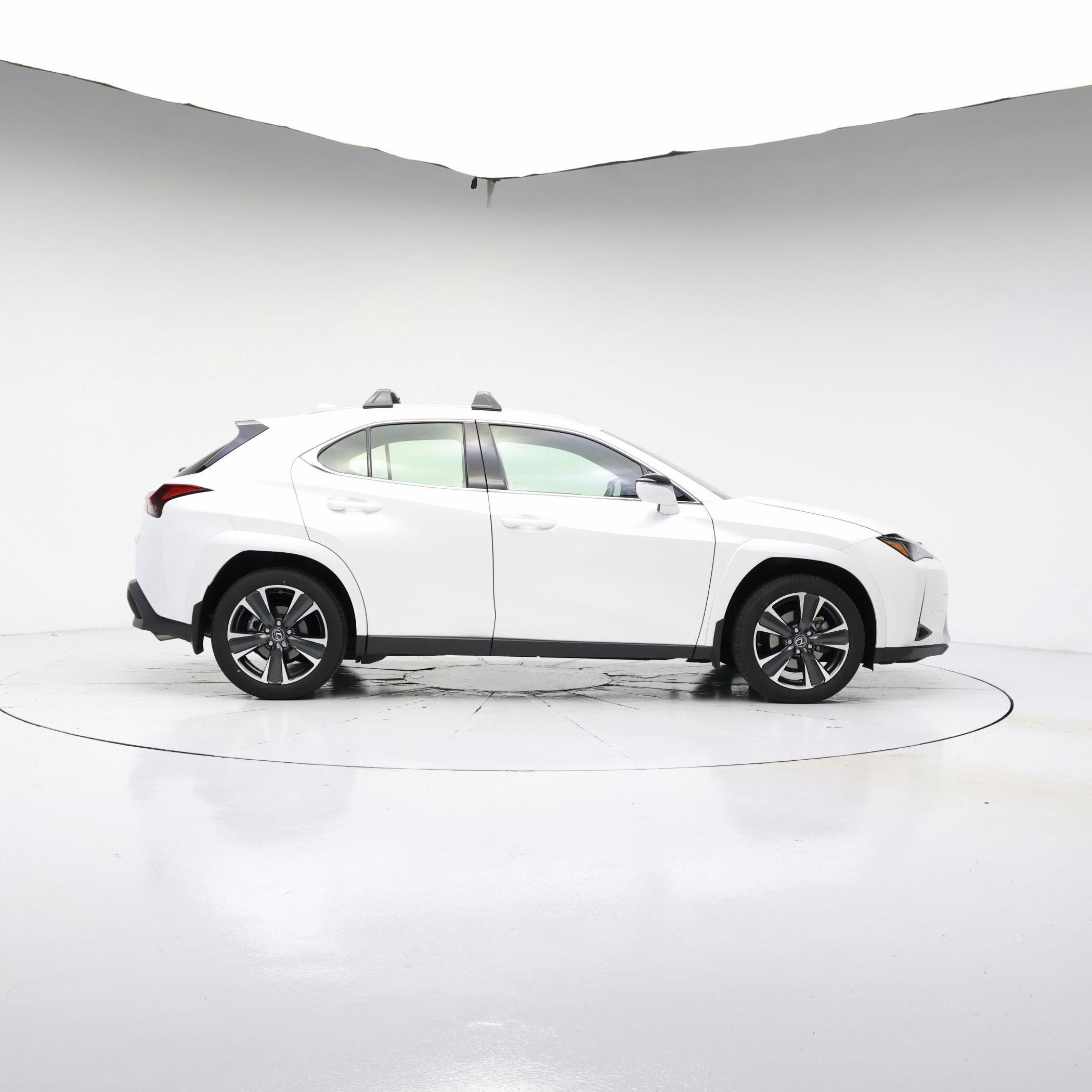 Thumbnail: 2023 Lexus UX - 7