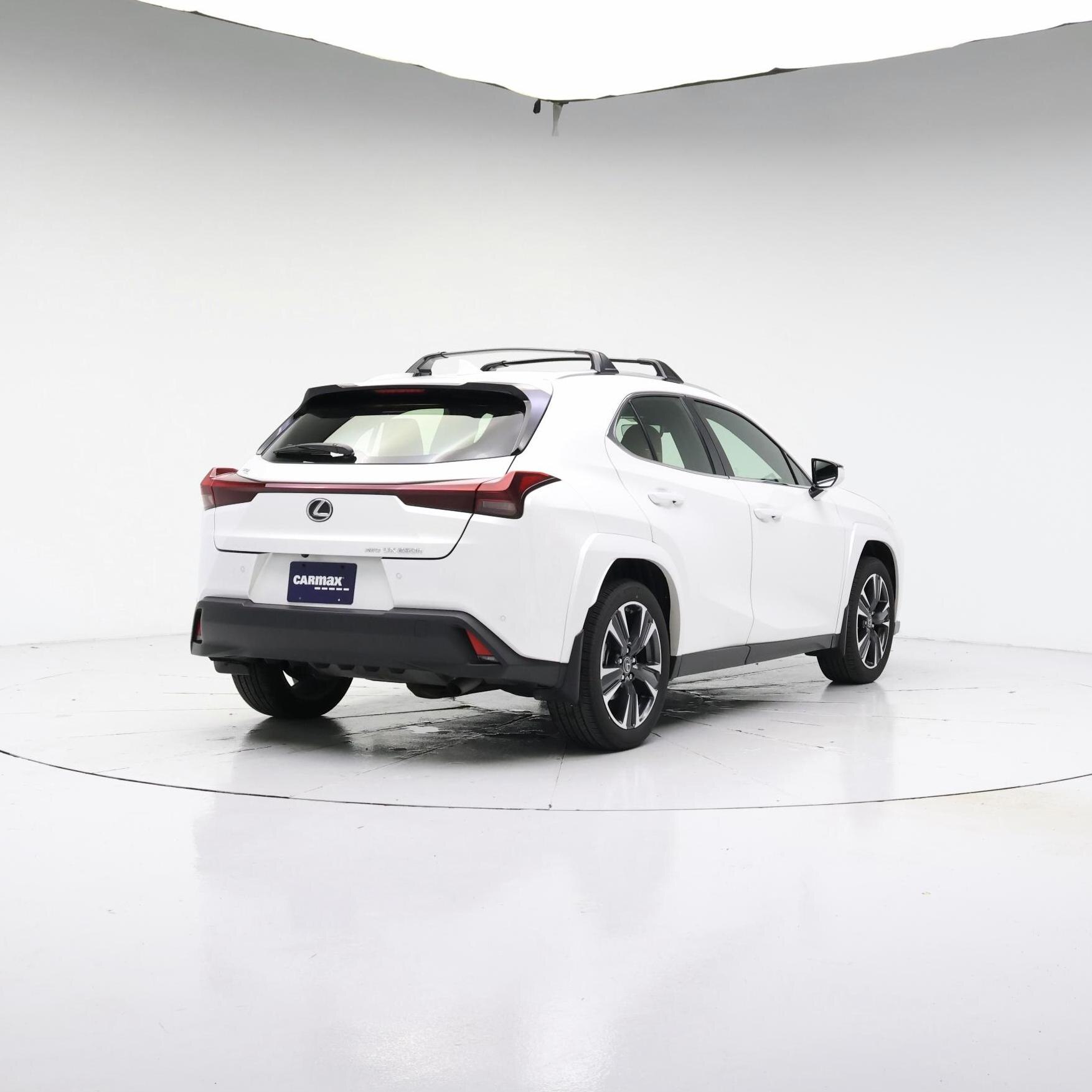 Thumbnail: 2023 Lexus UX - 8