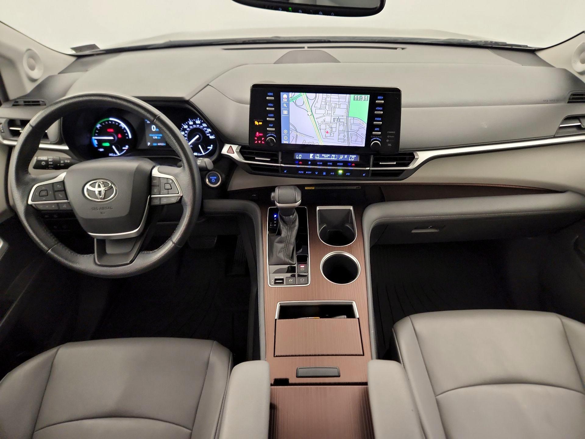 Thumbnail: 2021 Toyota Sienna - 9