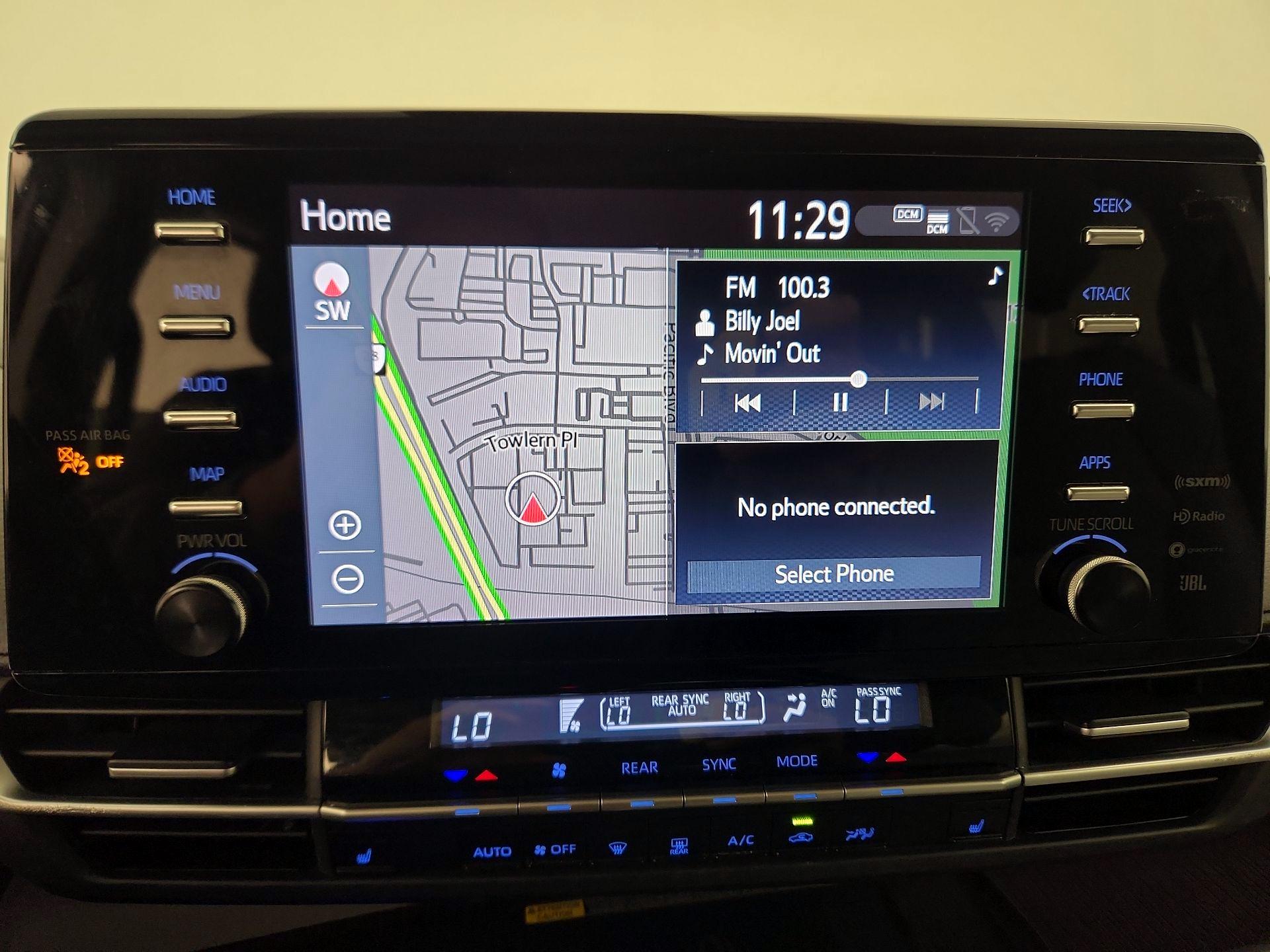 Thumbnail: 2021 Toyota Sienna - 16