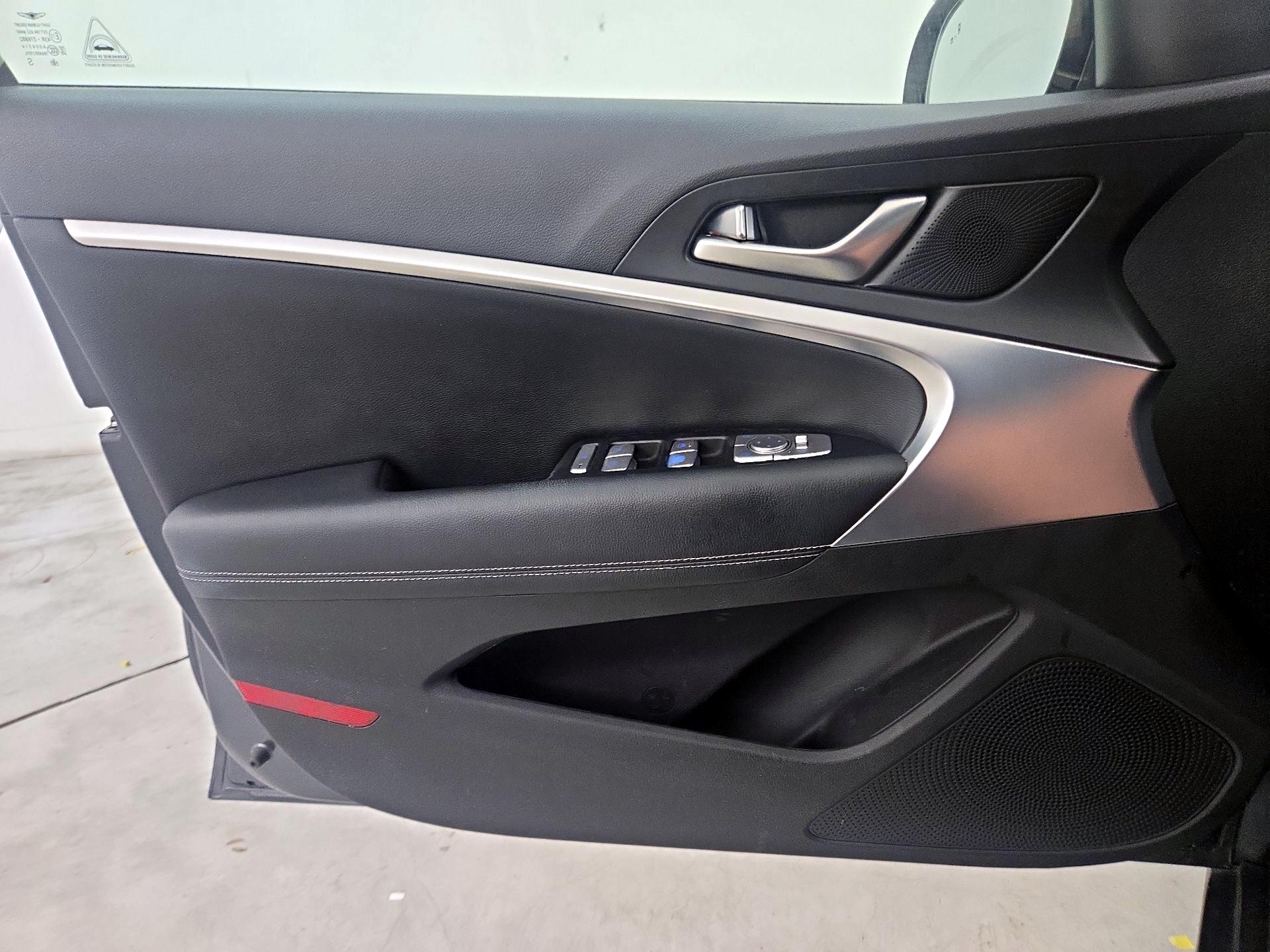 Thumbnail: 2020 Genesis G70 - 12