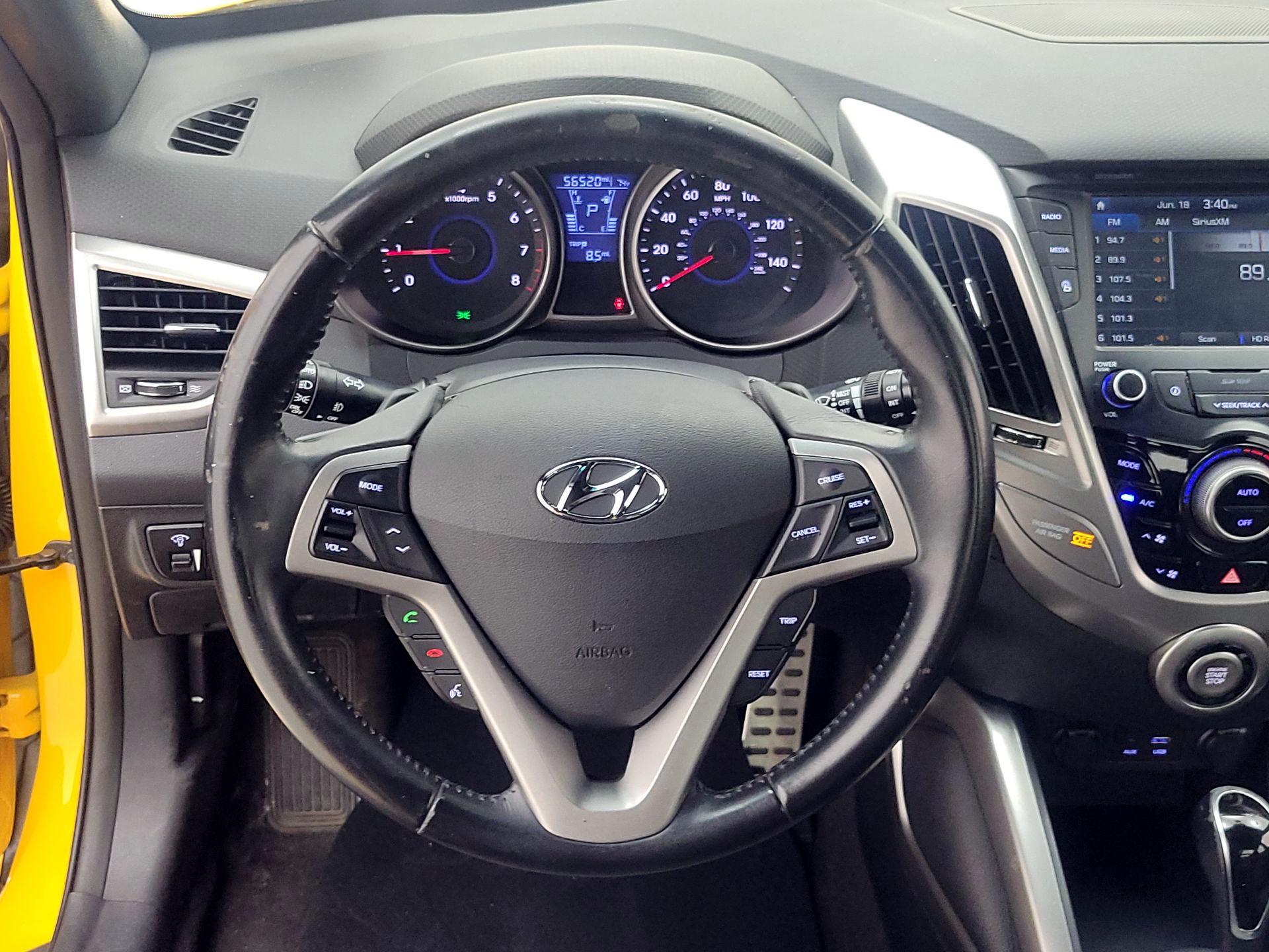 Thumbnail: 2016 Hyundai Veloster - 10